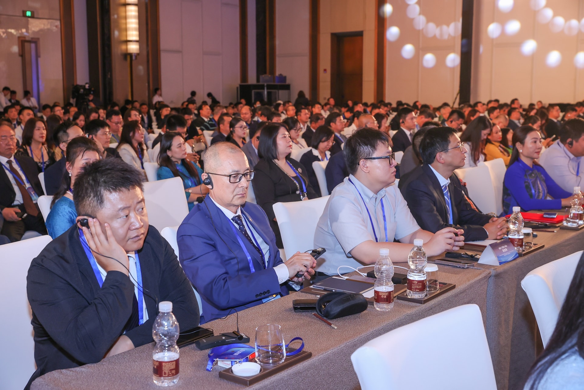 Thủ tướng: Cộng đồng doanh nghiệp là trụ cột quan trọng kết nối kinh tế Việt Nam – Trung Quốc- Ảnh 9.