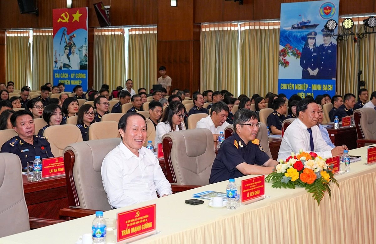 le-tien-chau.jpg