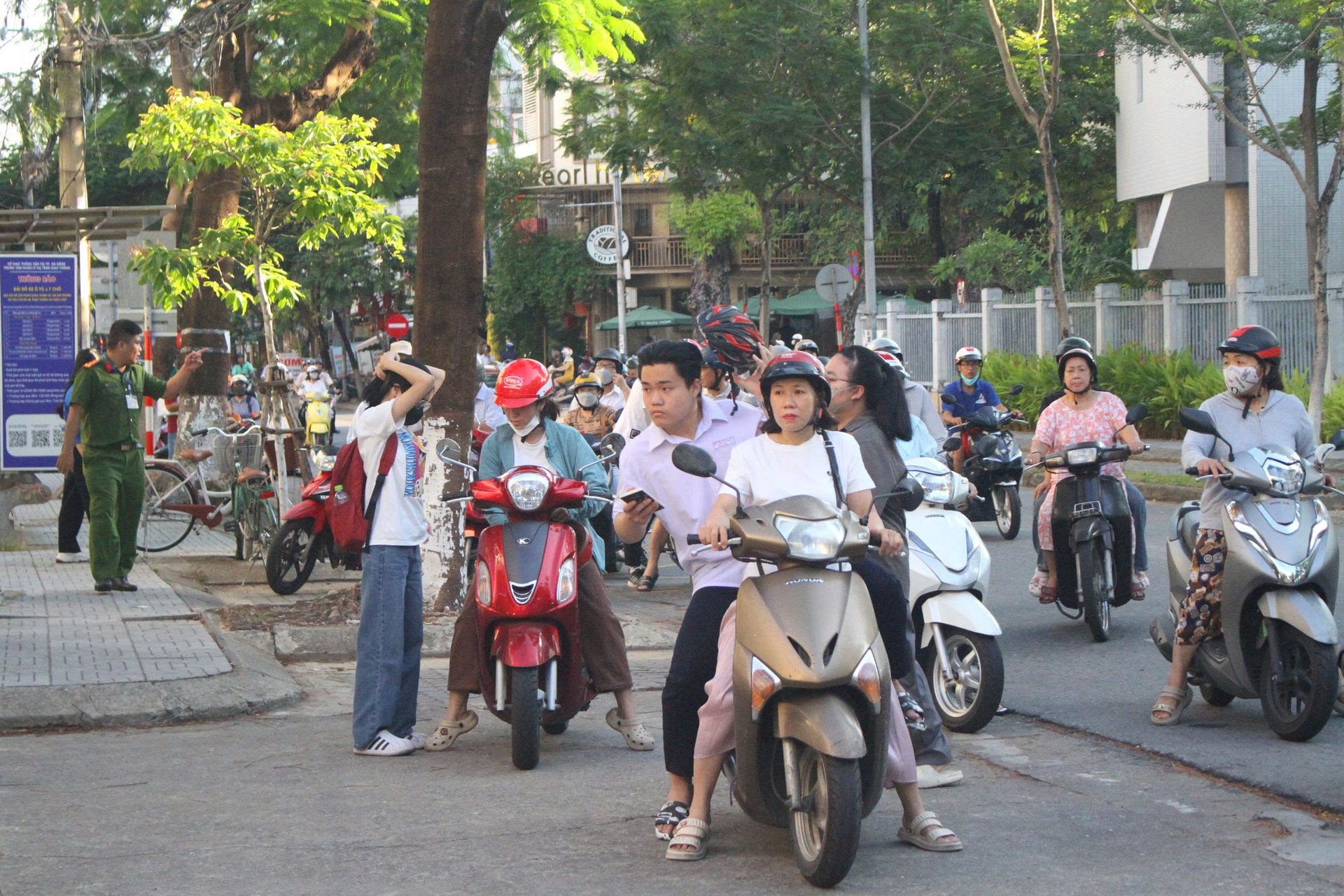 26-6-thi-thpt-19.jpg