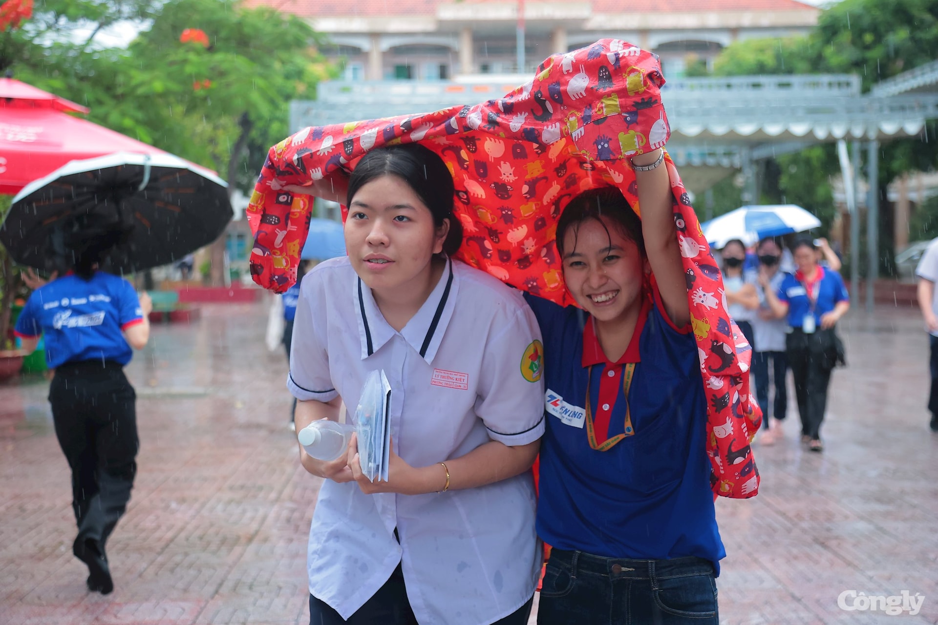 W_17g45-thcs-nguyen-hong-dao-pham-hoang-hong-thai.jpg