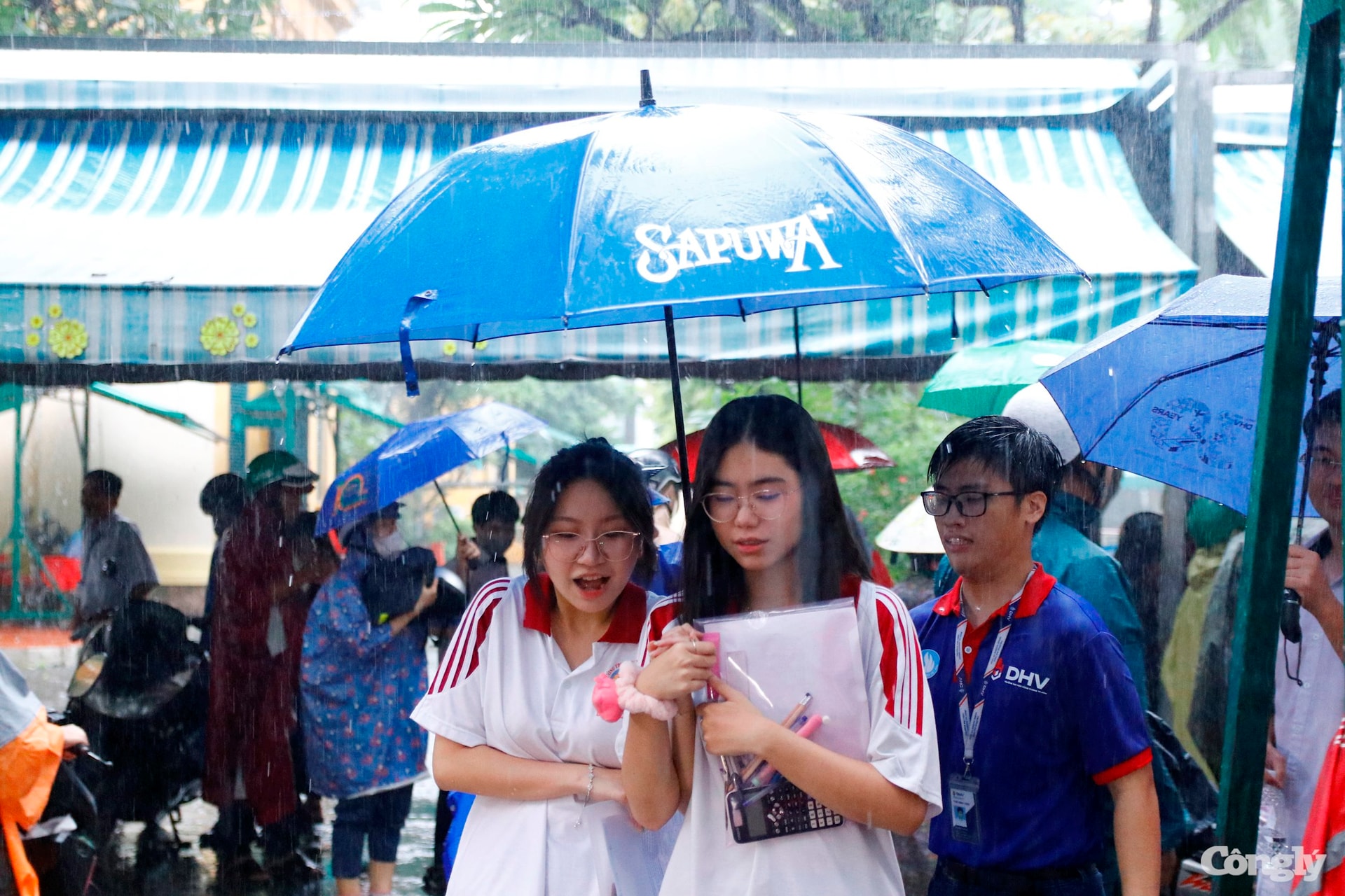 W_chieu-16g54-minh-tu-thcs-hong-bang-2.jpg