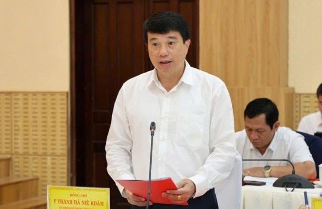 ong-y-thanh-ha-nie-1-.jpg