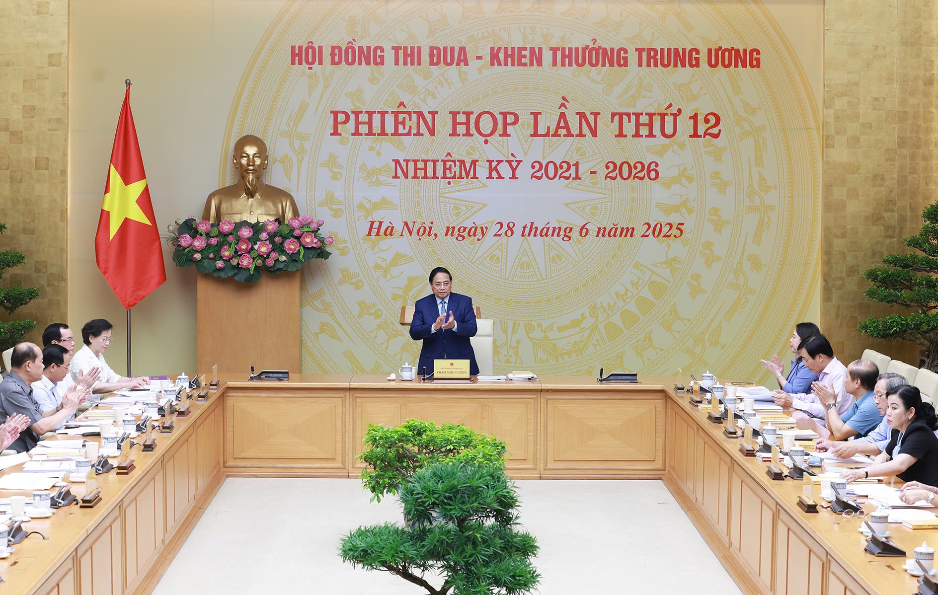 Thủ tướng: Phát động phong trào toàn dân thi đua làm giàu và đóng góp xây dựng đất nước- Ảnh 1.
