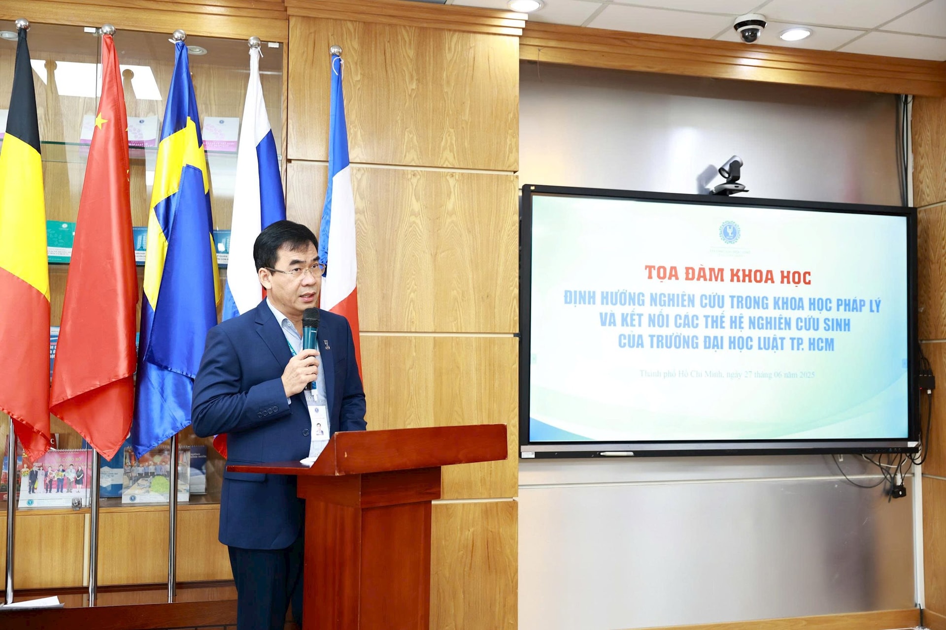 ts.-le-truong-son-hieu-truong-phat-bieu-khai-mac-2-(1).jpg