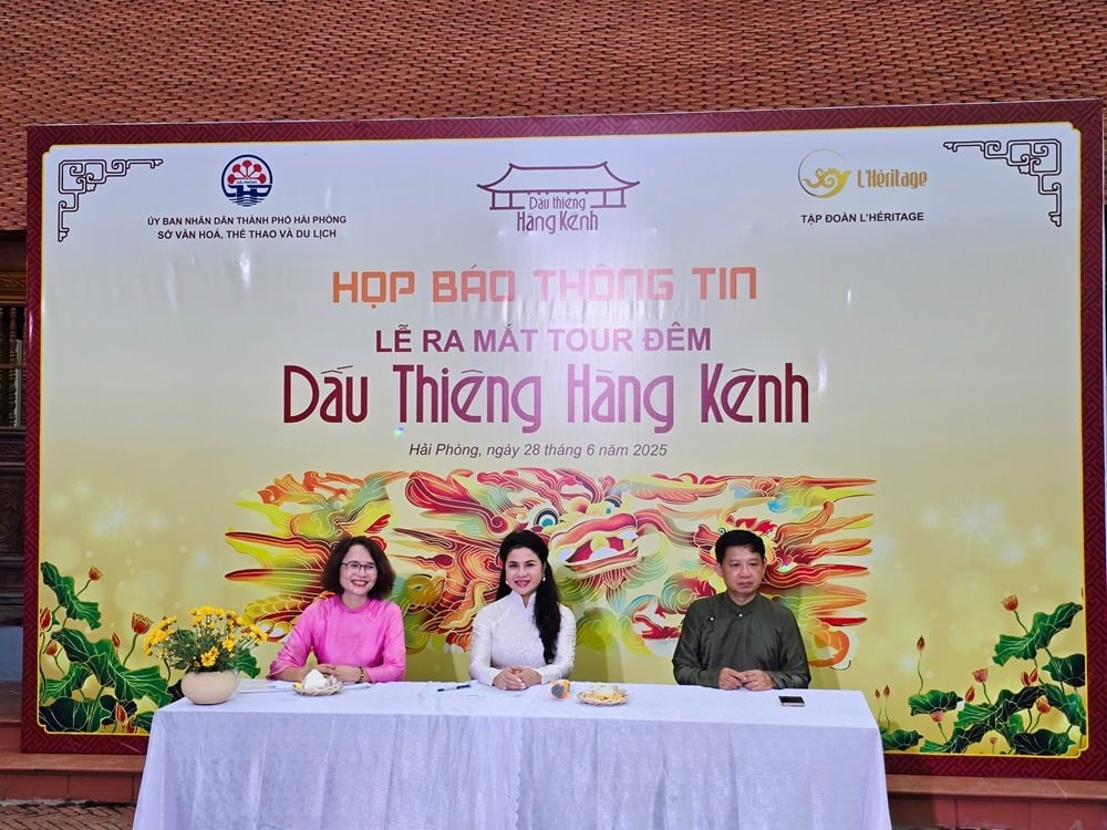 hop-bao-tour-dem.jpg