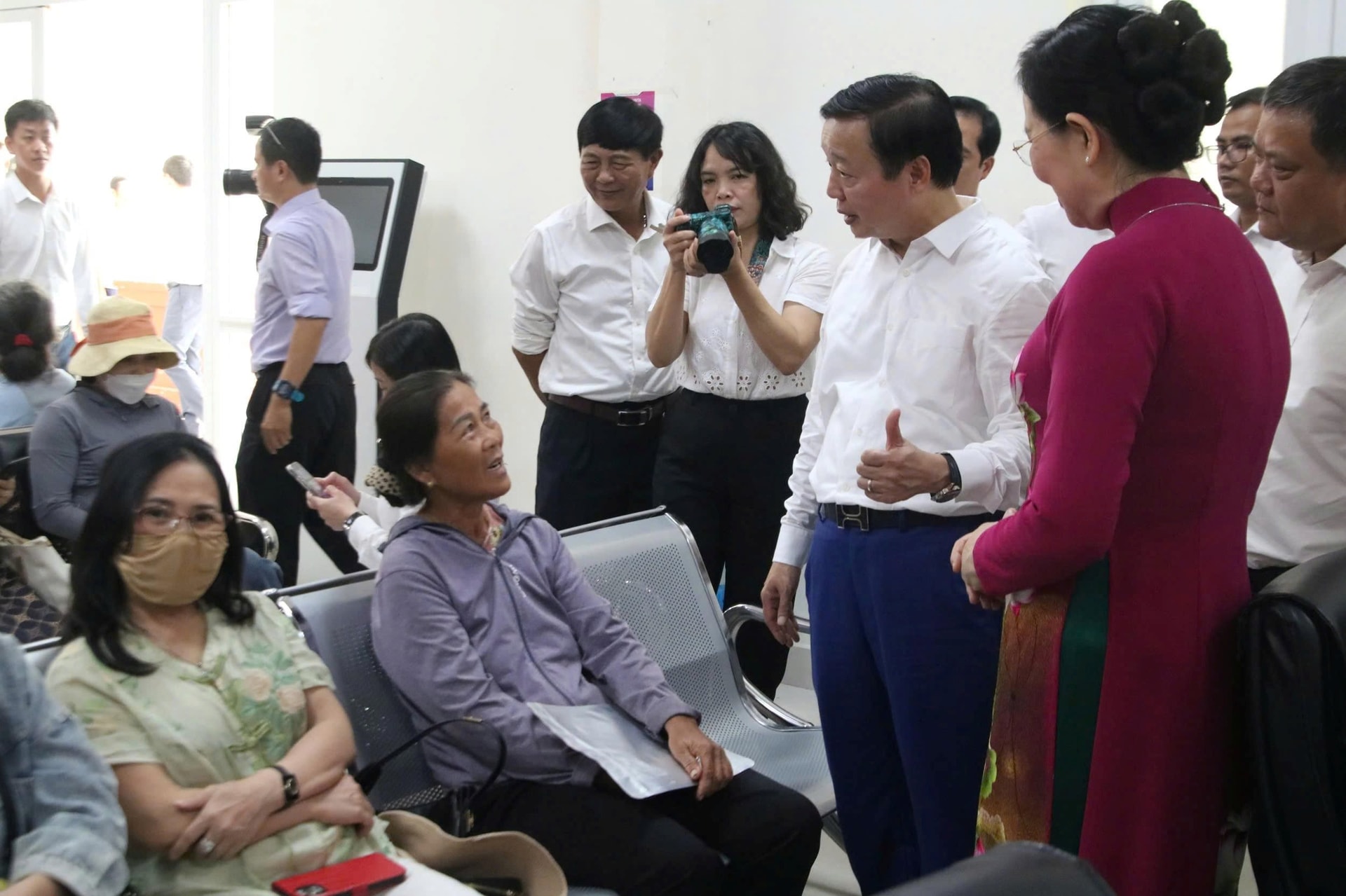 ptt-tran-hong-ha-tham.jpg