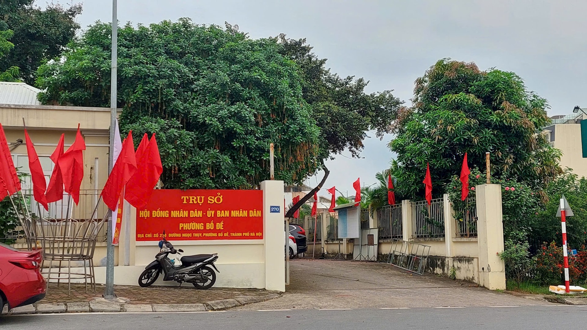 tru-so-ubnd-phuong-bo-de-moi-sau-sap-xep.jpg