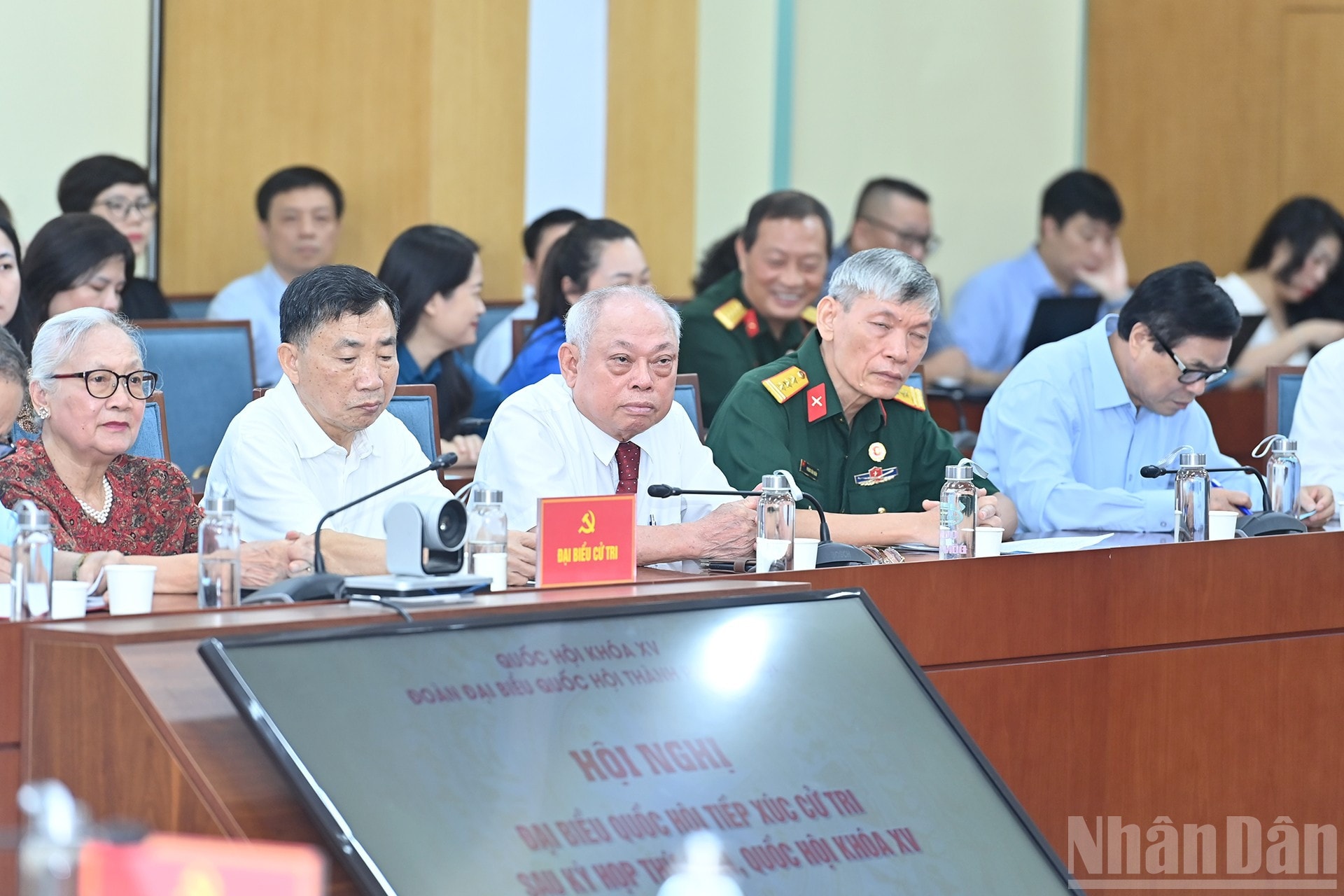 ndo_br_a10-bnd-1570.jpg