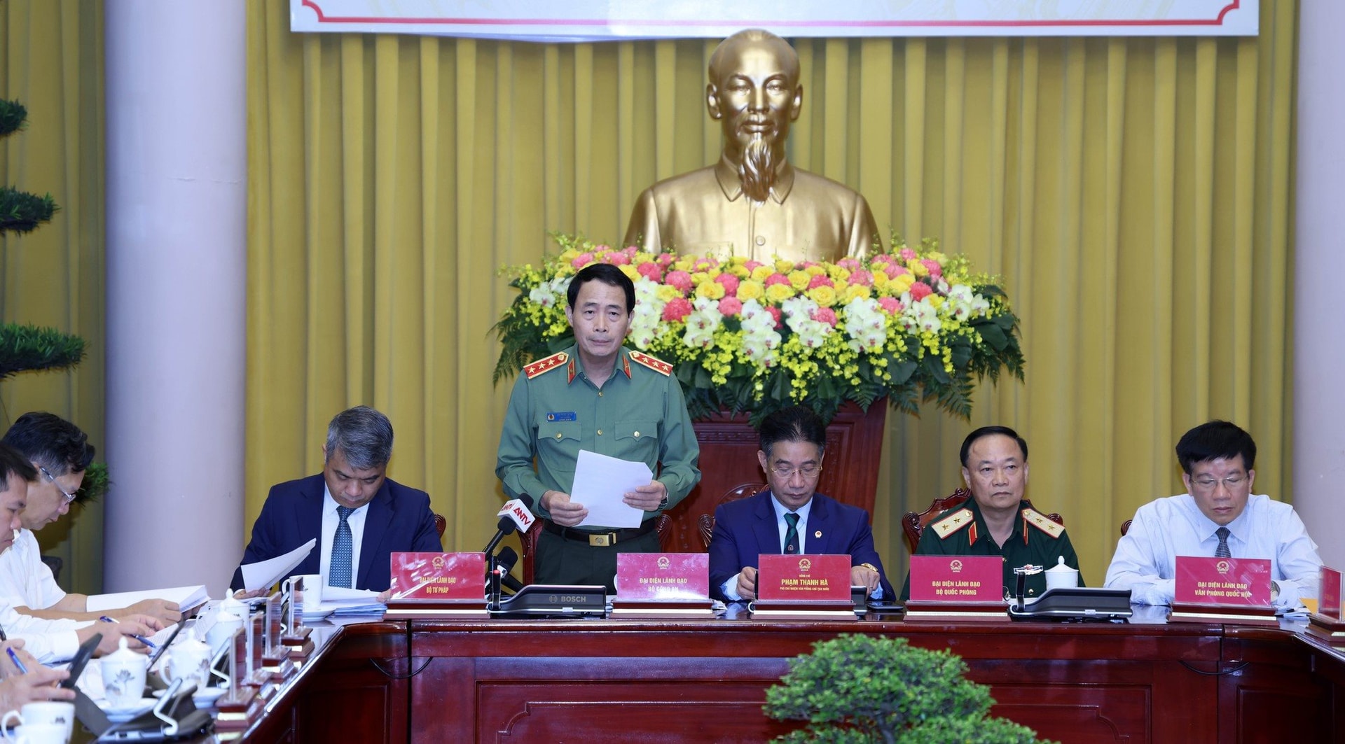 tuhinh1.jpg