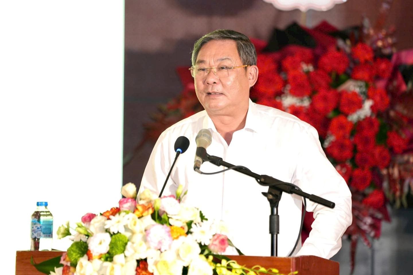 pho-chu-tich-thuong-truc-le-hong-son.jpg