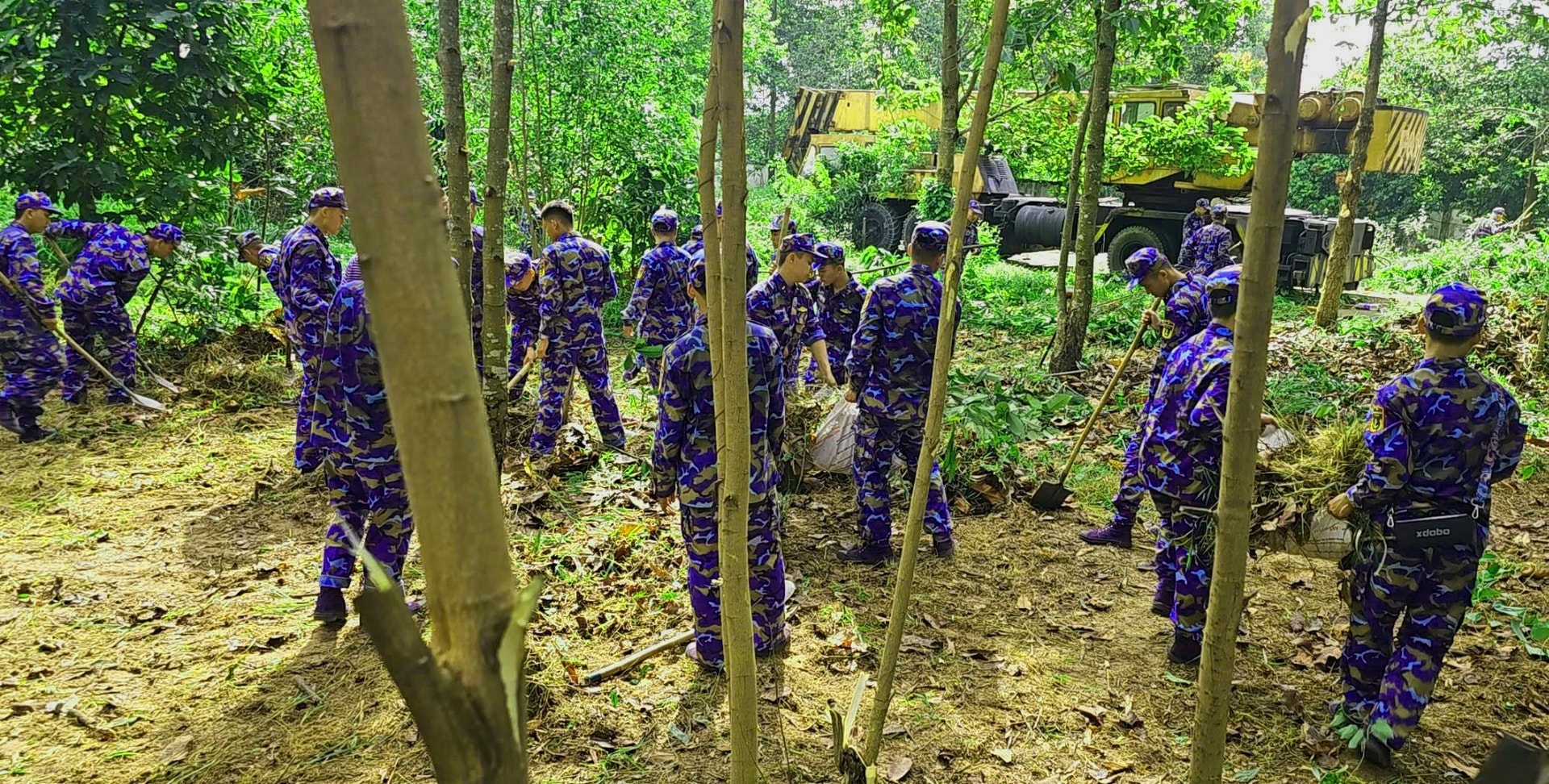1.-doan-vien-thanh-nien-trung-tam-huan-luyen-ve-sinh-khu-vuc.jpg