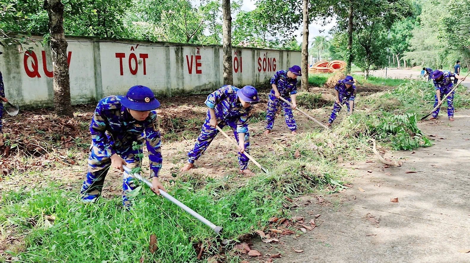 2.1-du-nang-nong-nhung-doan-vien-thanh-nien-van-rat-hang-say-lao-dong.jpg