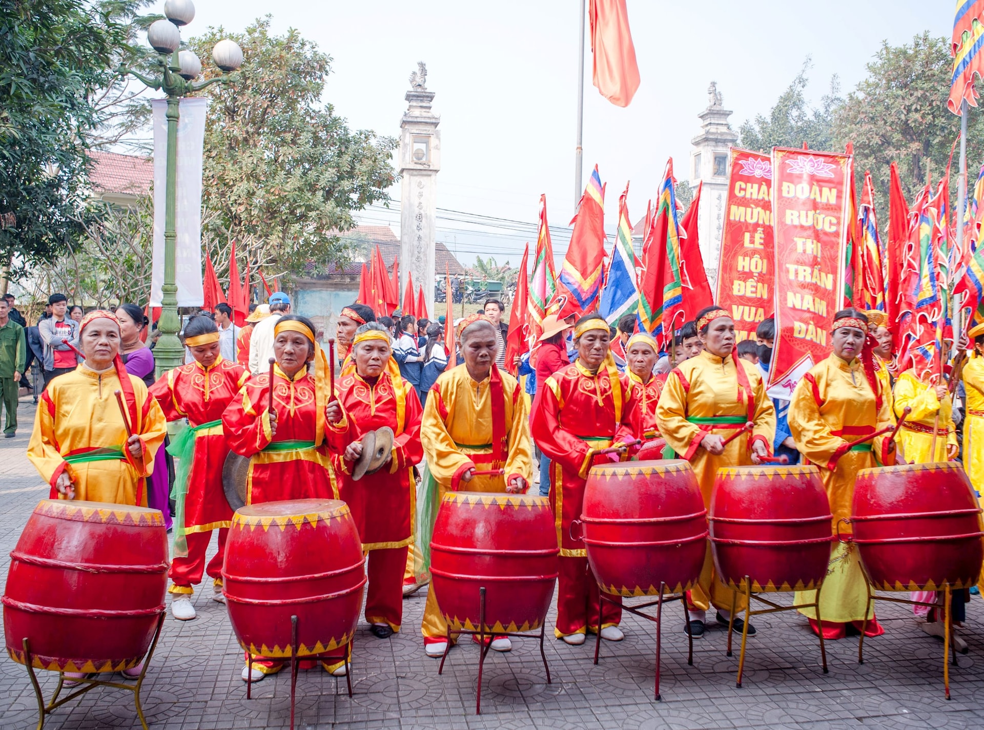nguoi-cao-tuoi-tham-gia-cac-hoat-dong-van-hoa-van-nghe-o-dia-phuong.jpg