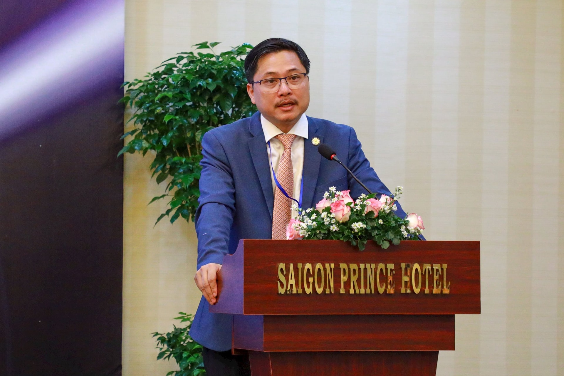 pgs.ts.-tran-viet-dung-pho-hieu-truong-truong-dh-luat-tp-1-.jpg
