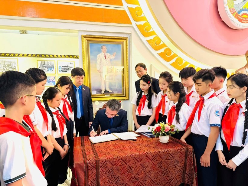 lao.jpg