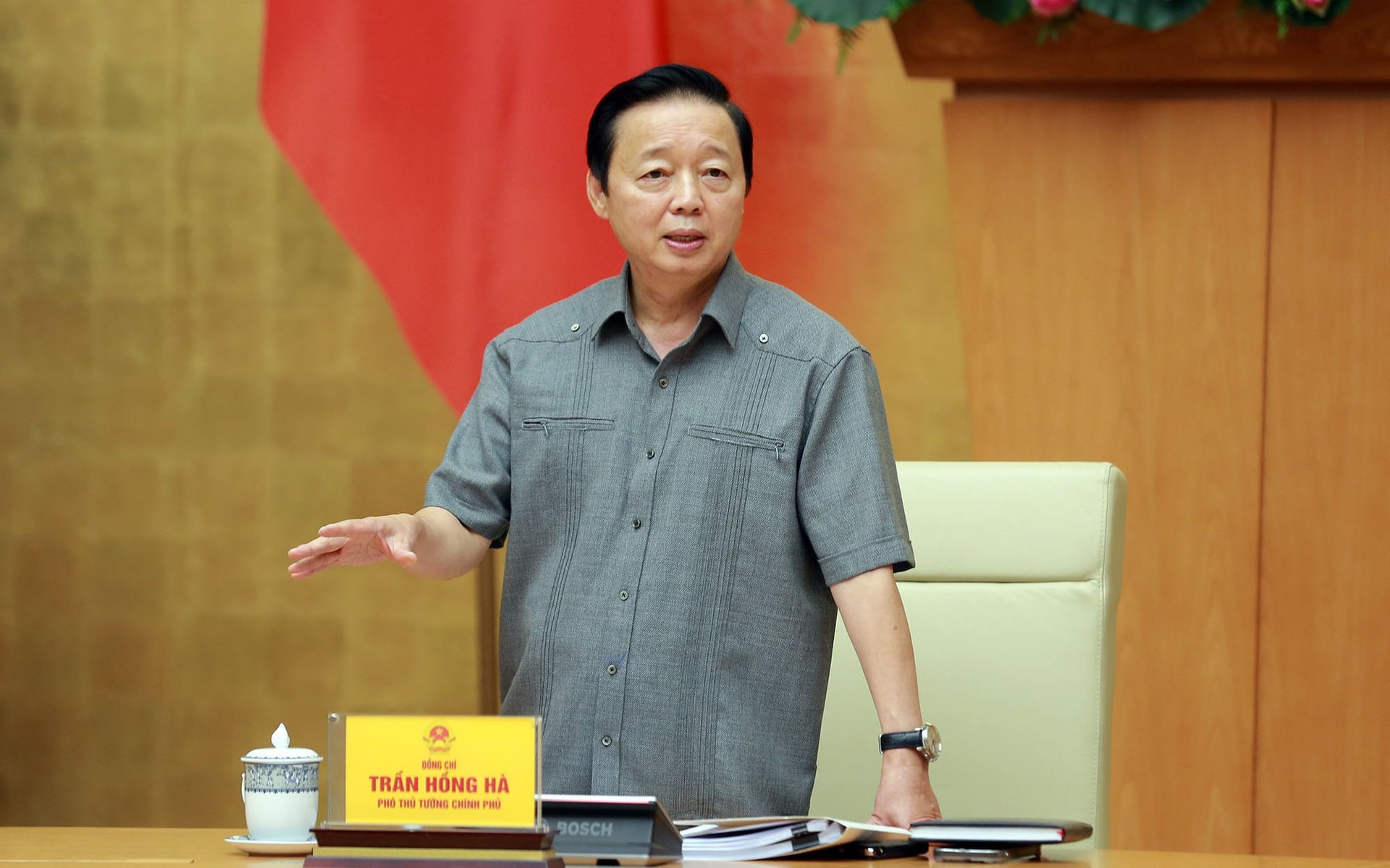 pho-thu-tuong-chinh-phu-tran-hong-ha.jpg