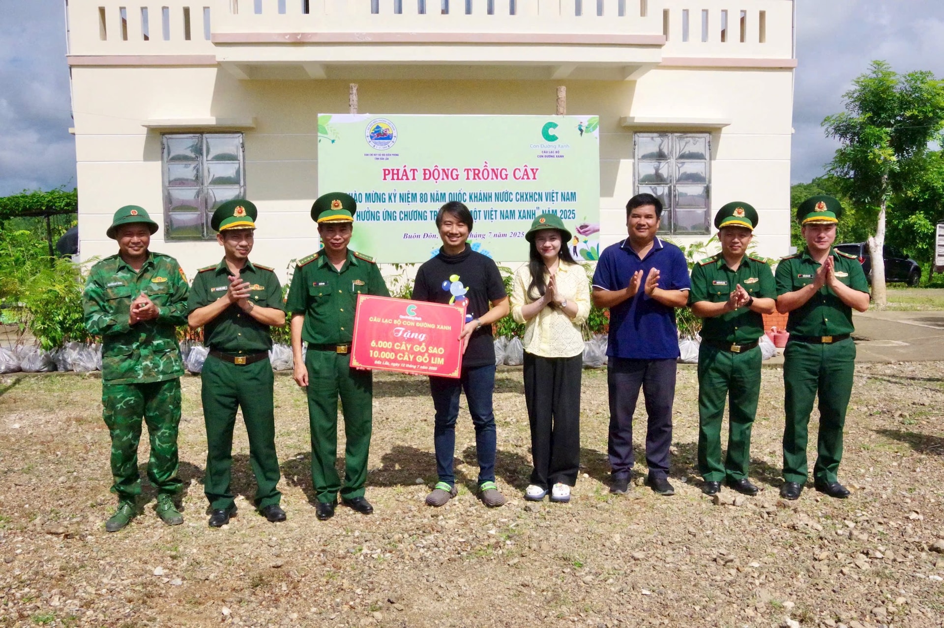 bo-doi-bien-phong-dak-lak-phat-dong-trong-16.000-cay-xanh1.jpg