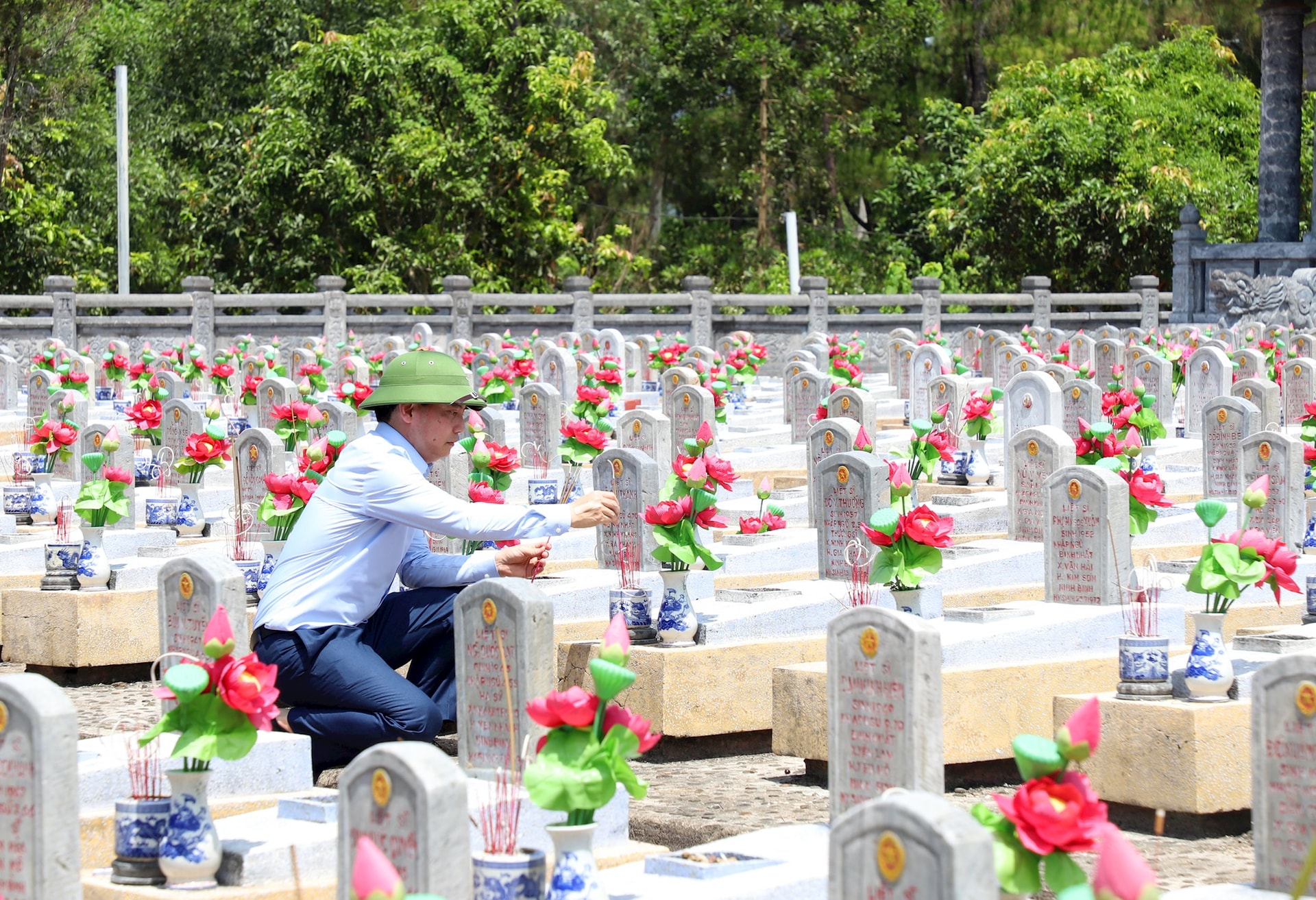 hanh-trinh-tri-an-mien-trung-10-.jpg