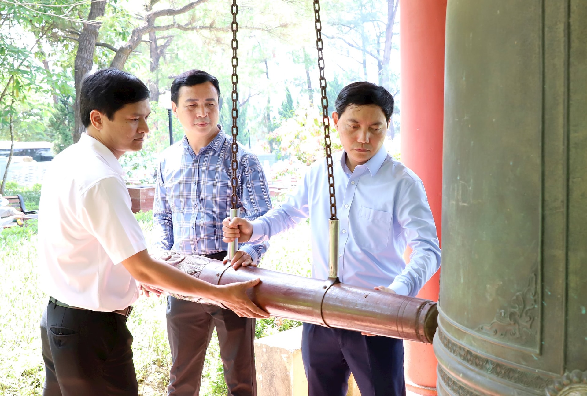 hanh-trinh-tri-an-mien-trung-7-.jpg