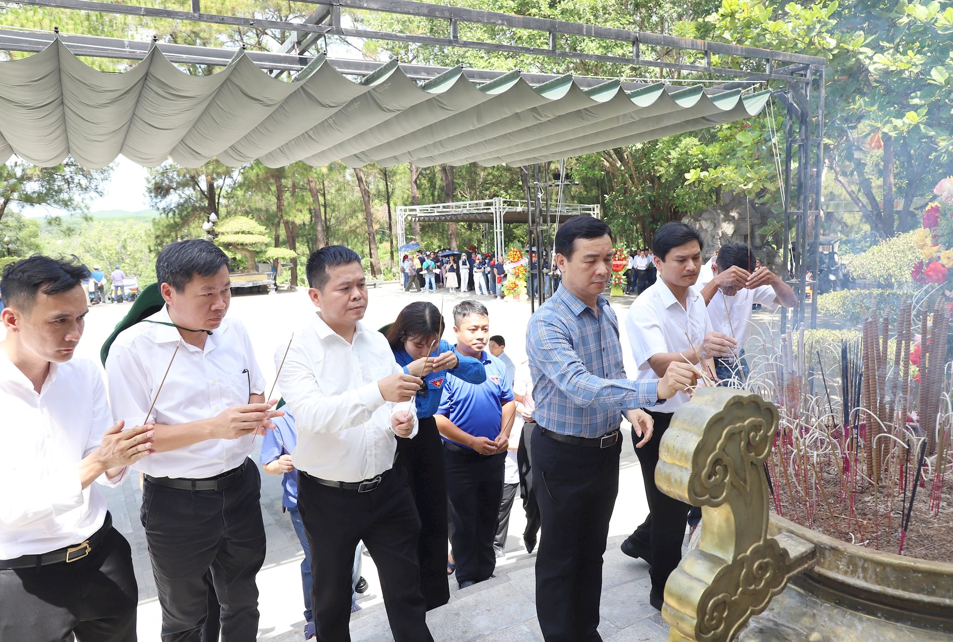 hanh-trinh-tri-an-mien-trung-9-.jpg