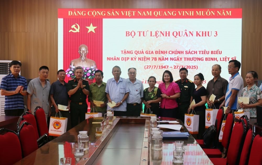 2tq170725.jpg