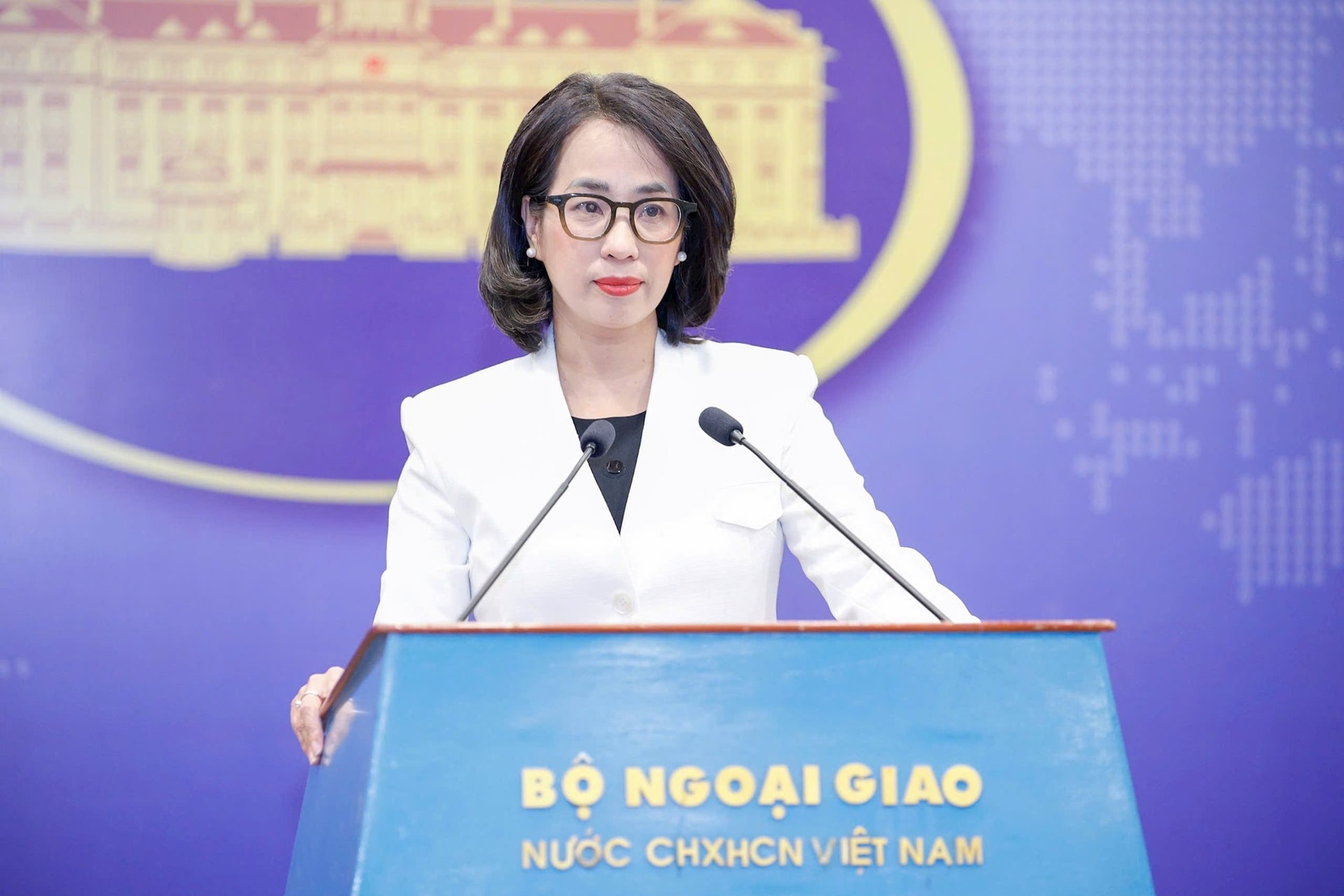 pham-thu-hang-3-(1).jpg