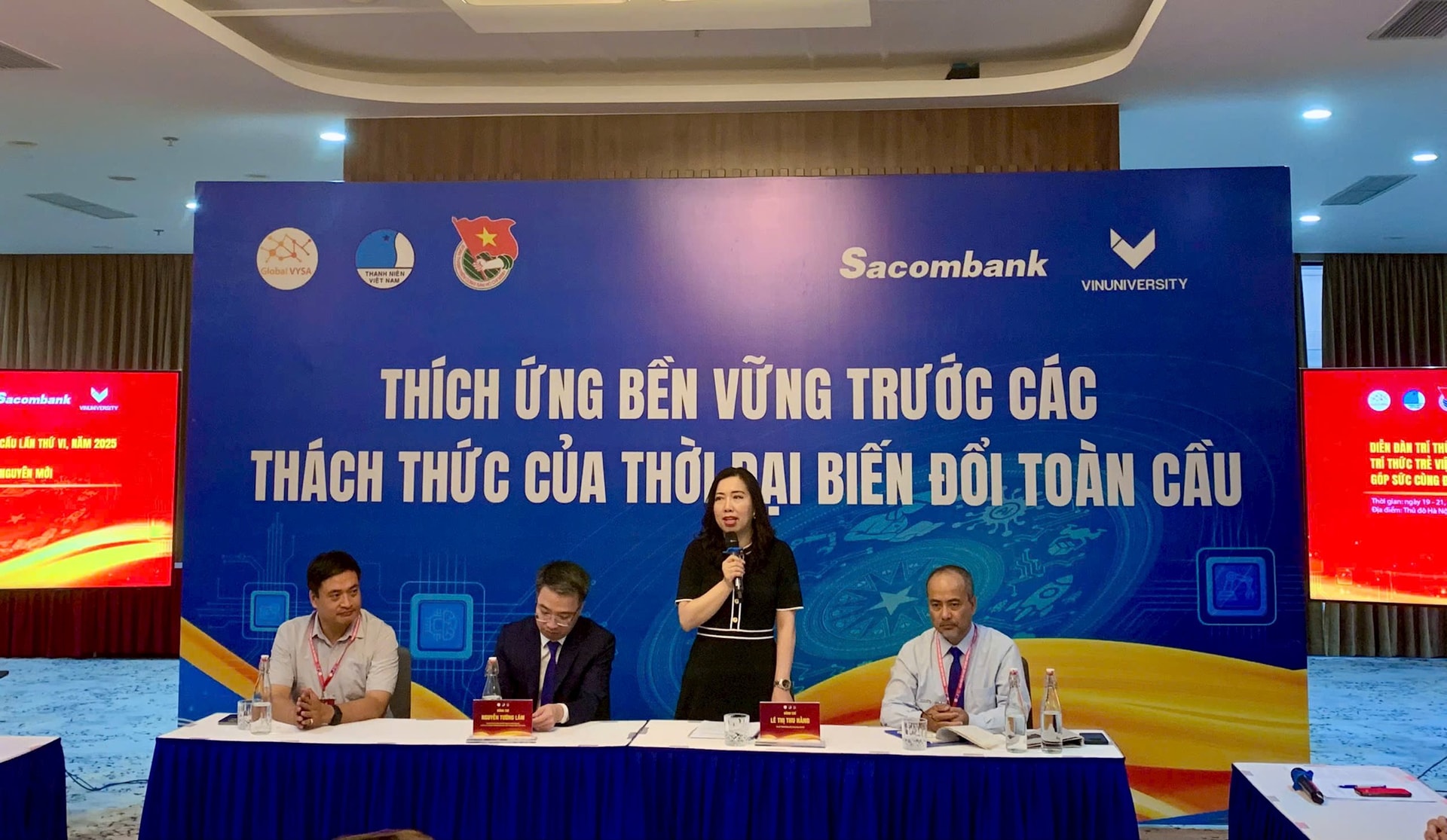 thu-truong-bo-ngoai-giao-le-thi-thu-hang-gap-go-tri-thuc-tre-viet-nam-toan-cau1.jpg