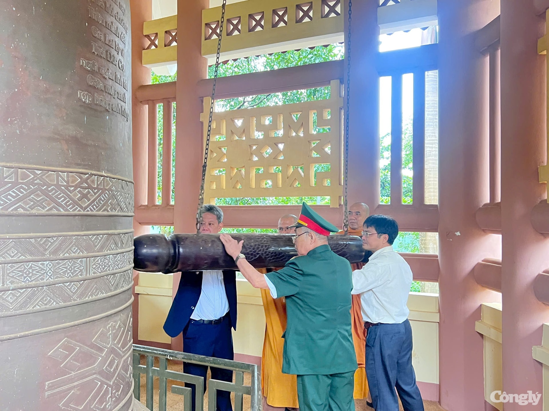 W_le-vong-chuong.jpg