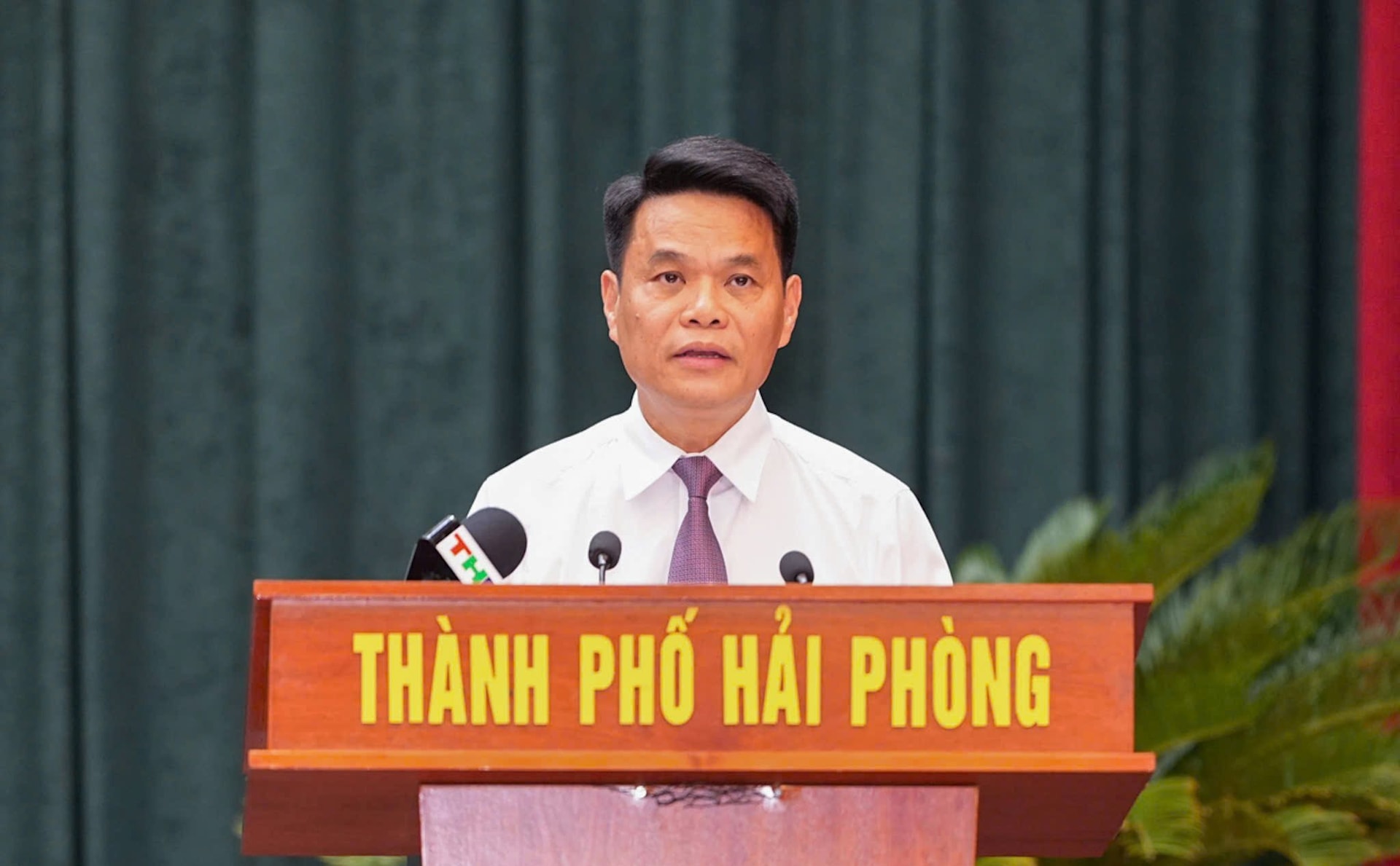 le-ngoc-chau.jpg