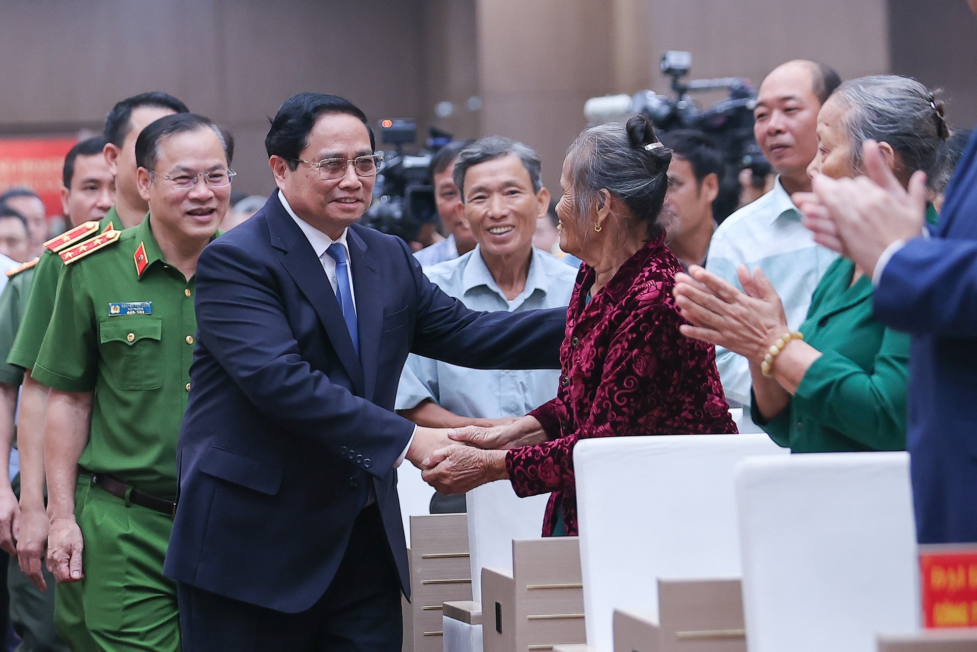 Thủ tướng: Quy tập hài cốt, xác minh danh tính liệt sĩ 