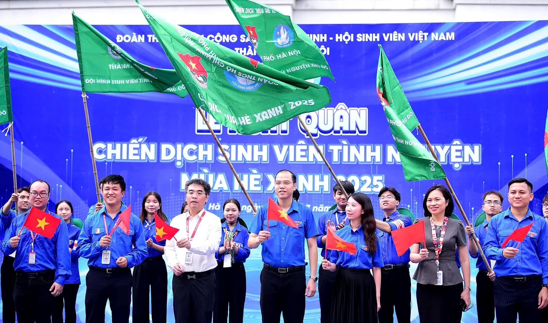 to-chuc-le-xuat-quan-chien-dich-sinh-vien-tinh-nguyen-mua-he-xanh-2025.jpg