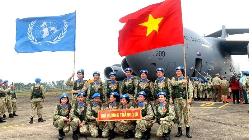 nu-cong-binh-6764-787-2830-6850-1225-2239.jpg