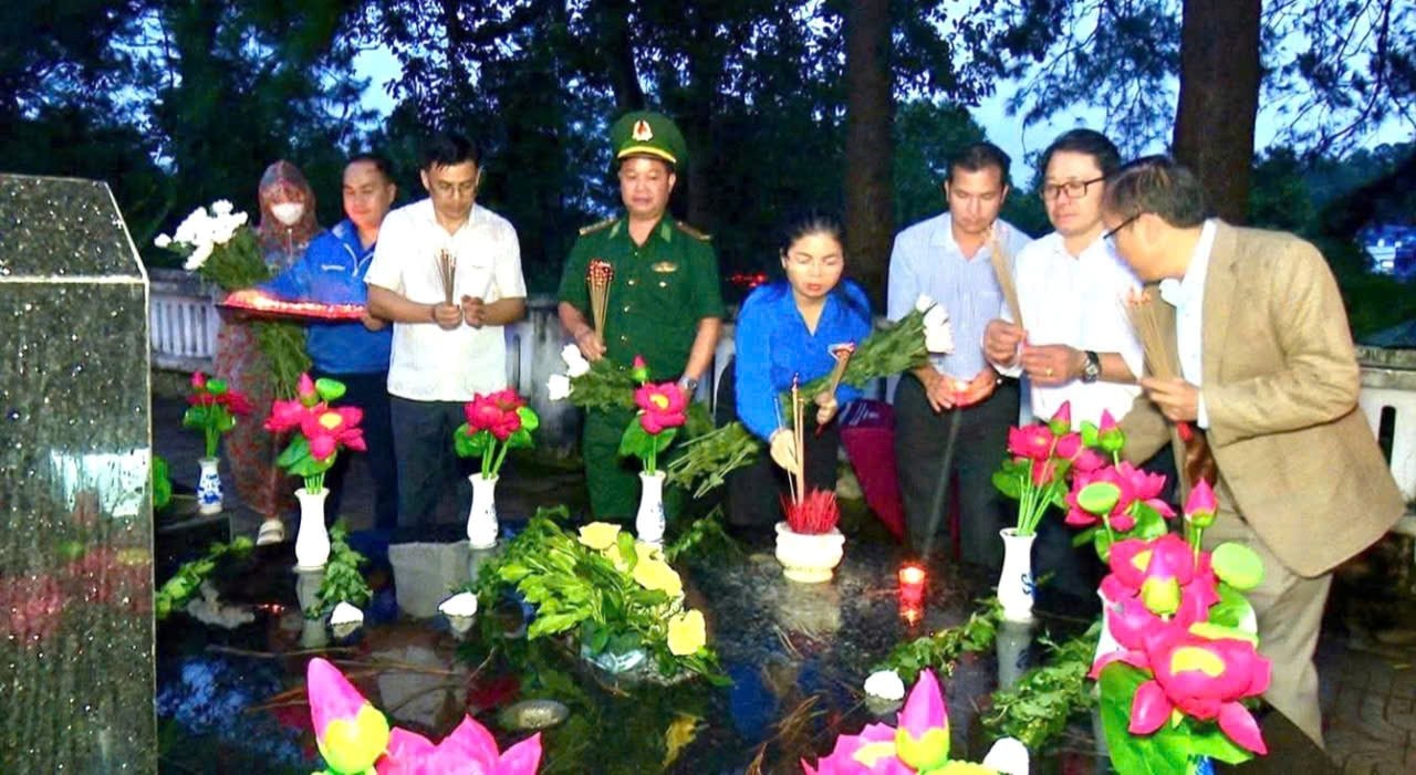 lam-dong-cham-lo-nguoi-co-cong-4(1).jpg