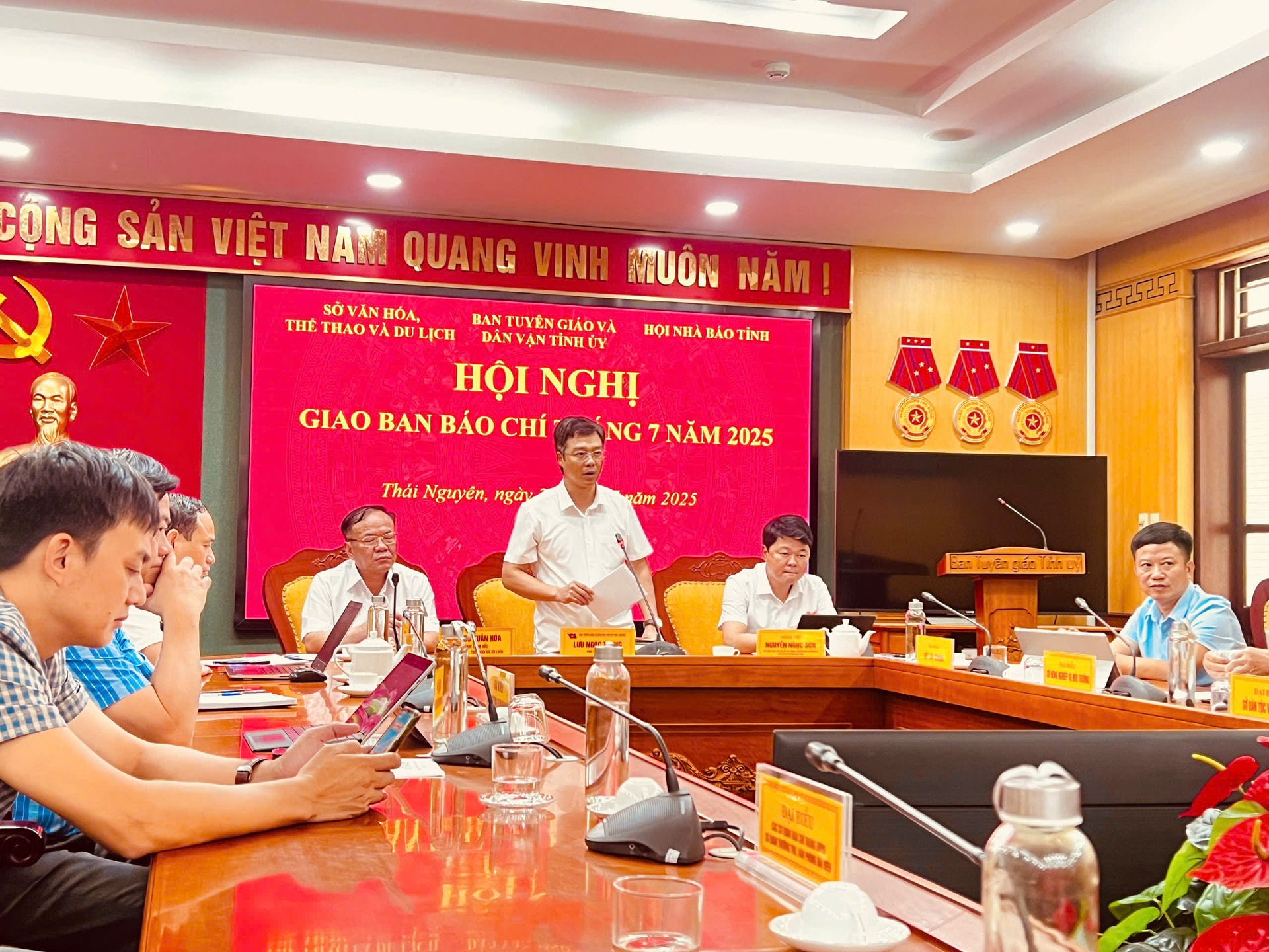 thai-nguyen-nha-dot-nat-3-.jpg