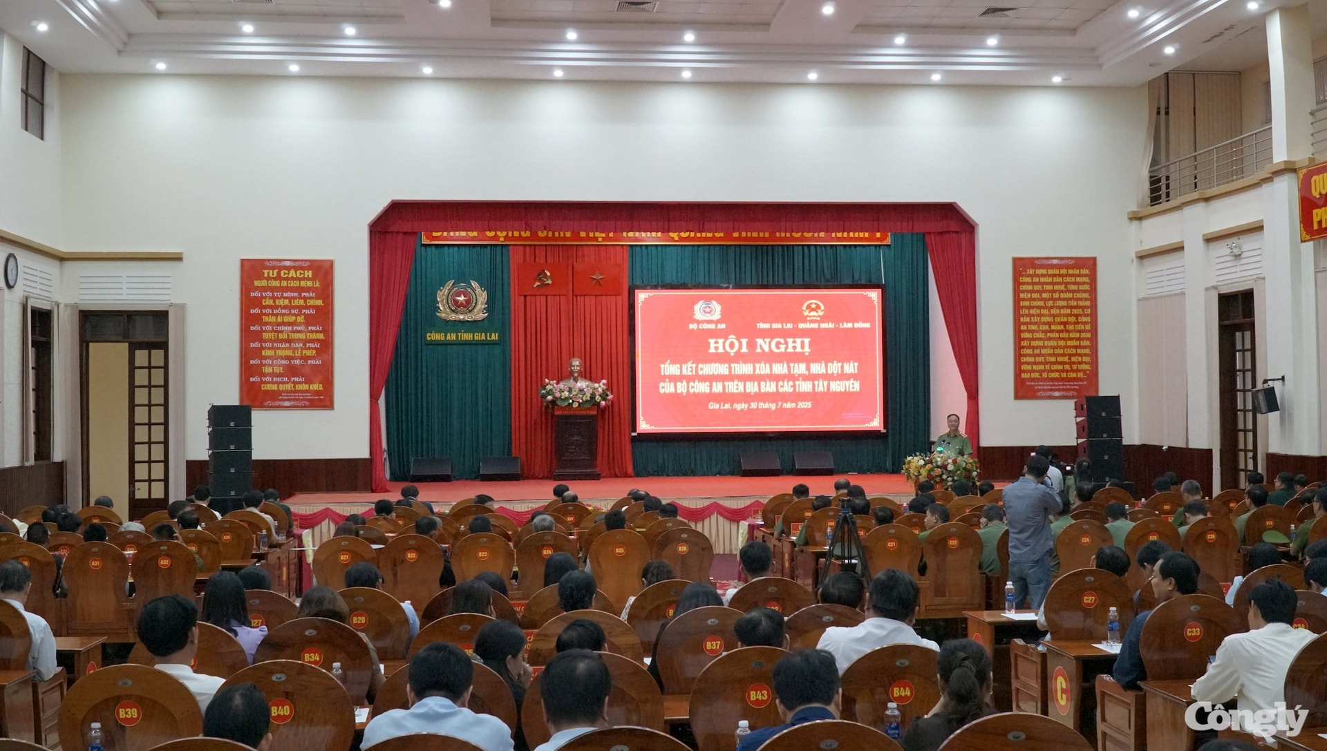 W_anh00100.jpg