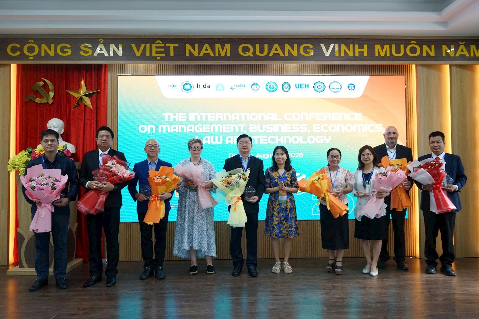1-8-hoi-thao9.jpg