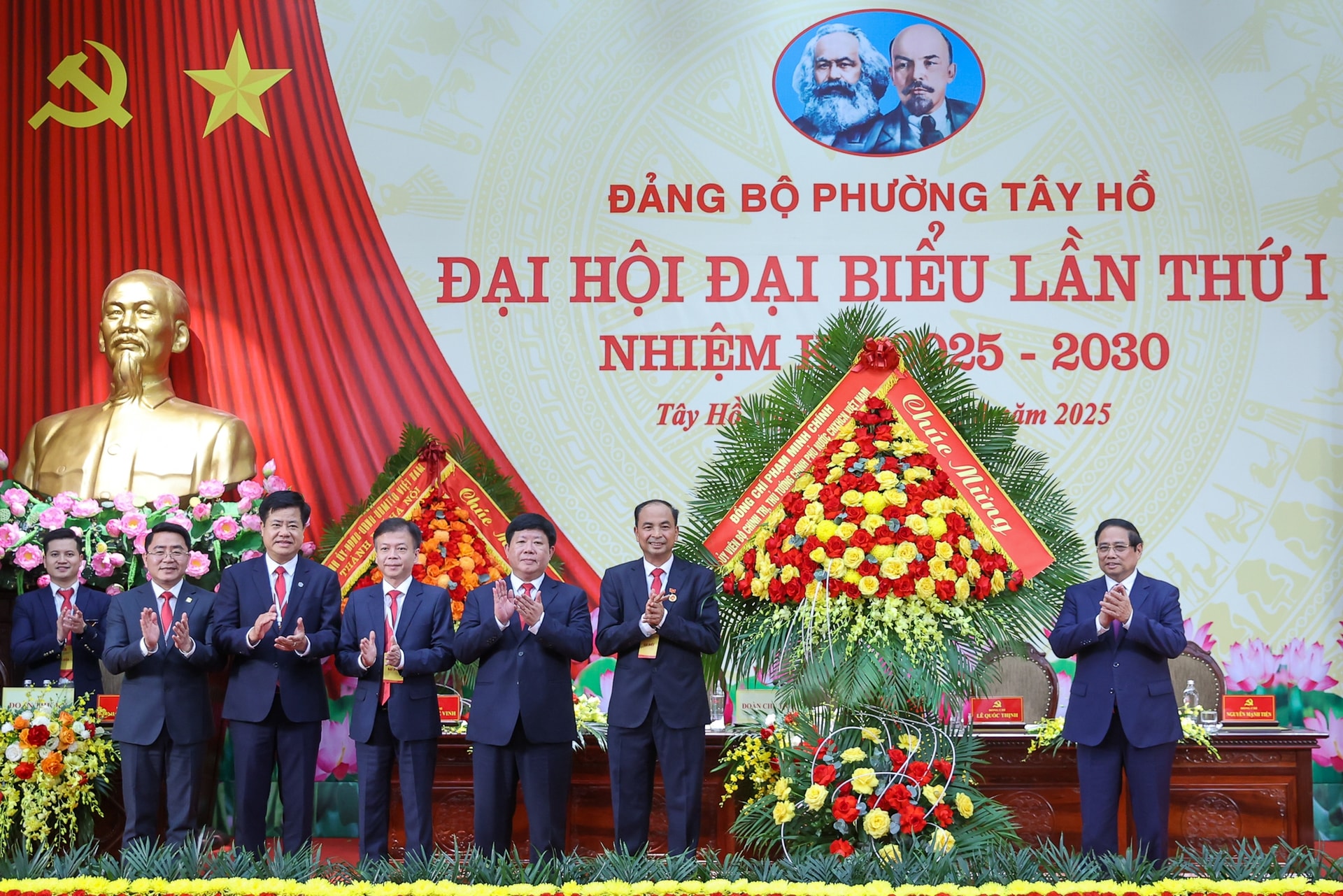 Thủ tướng: Xây dựng phường Tây Hồ kiểu mẫu, đi đầu, đặt mục tiêu đột phá cao hơn mặt bằng chung- Ảnh 5.