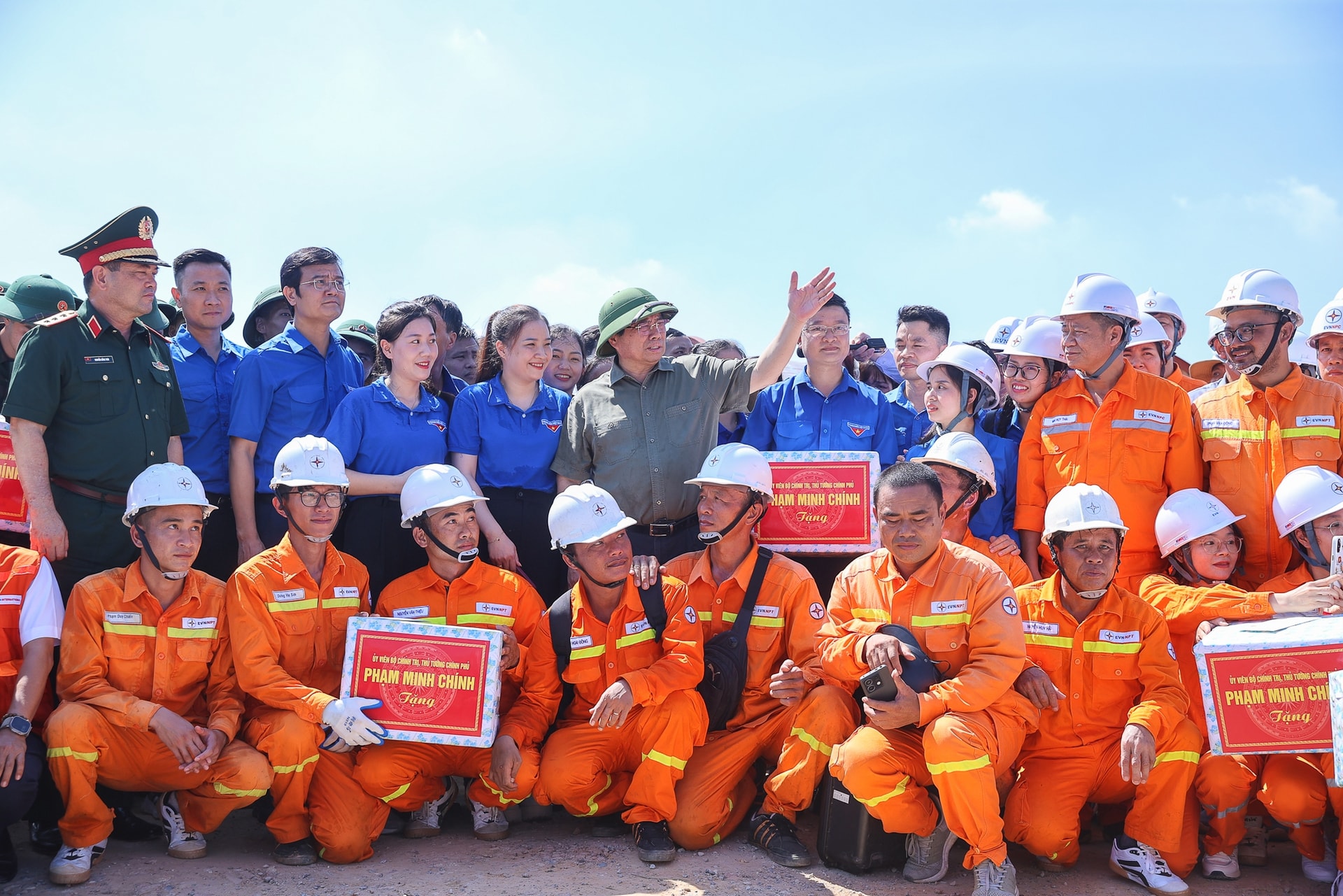 Thủ tướng: Dứt khoát hoàn thành đường dây 500 kV Lào Cai-Vĩnh Yên trong 6 tháng thay vì 2 năm- Ảnh 6.