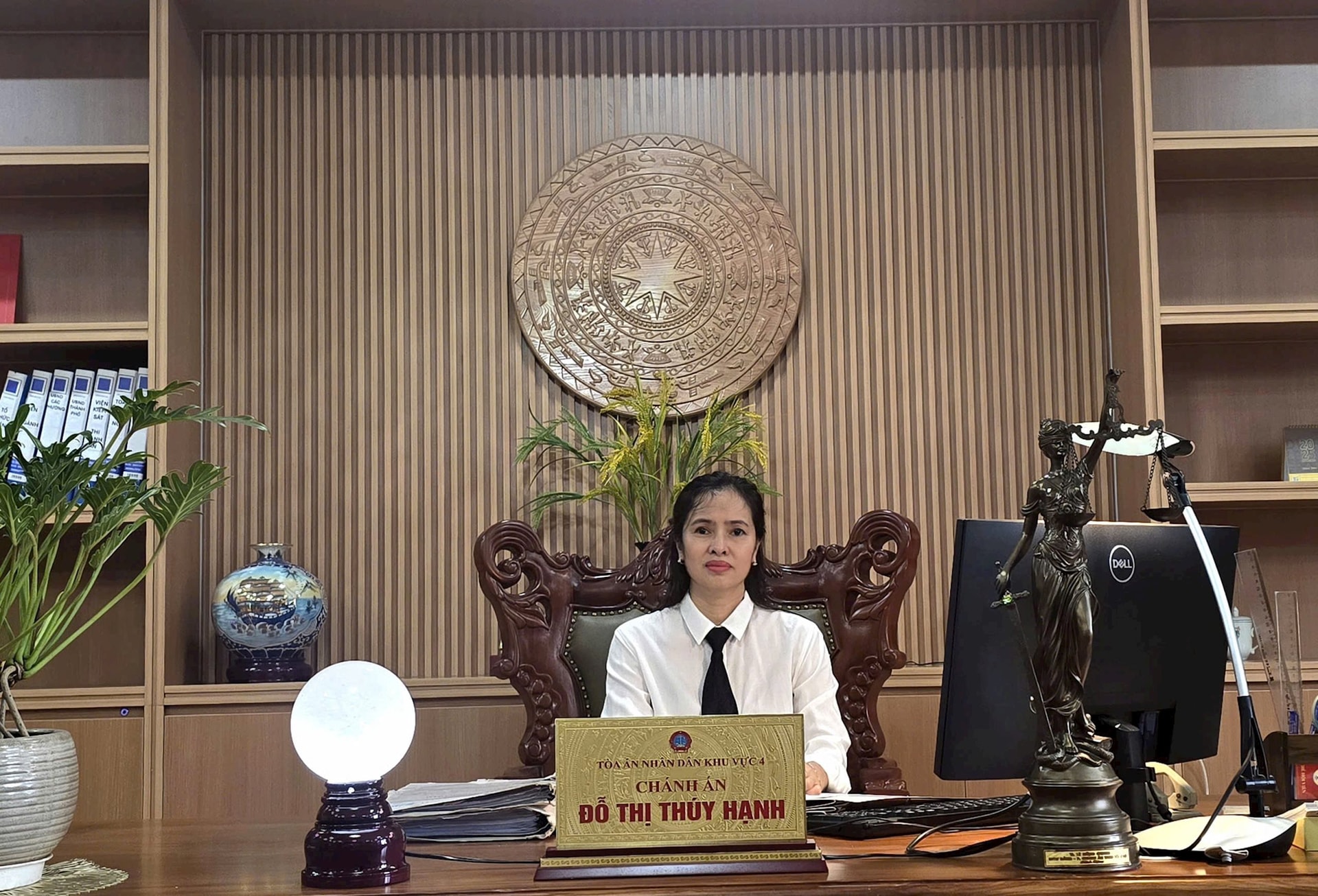 ca-do-thi-thuy-hanh.jpg