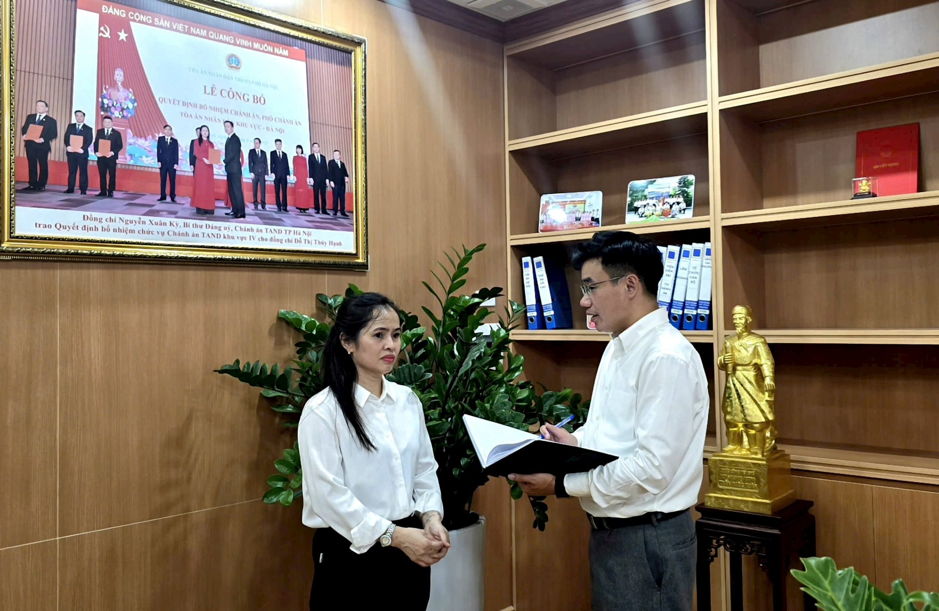 chanh-an-do-thi-thuy-hanh-voi-pv.jpg
