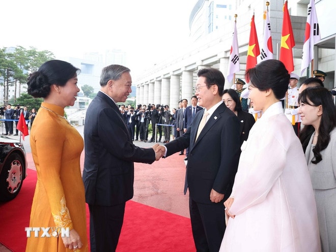 ttxvn-le-don-tong-bi-thu-tham-han-quoc-3.jpg