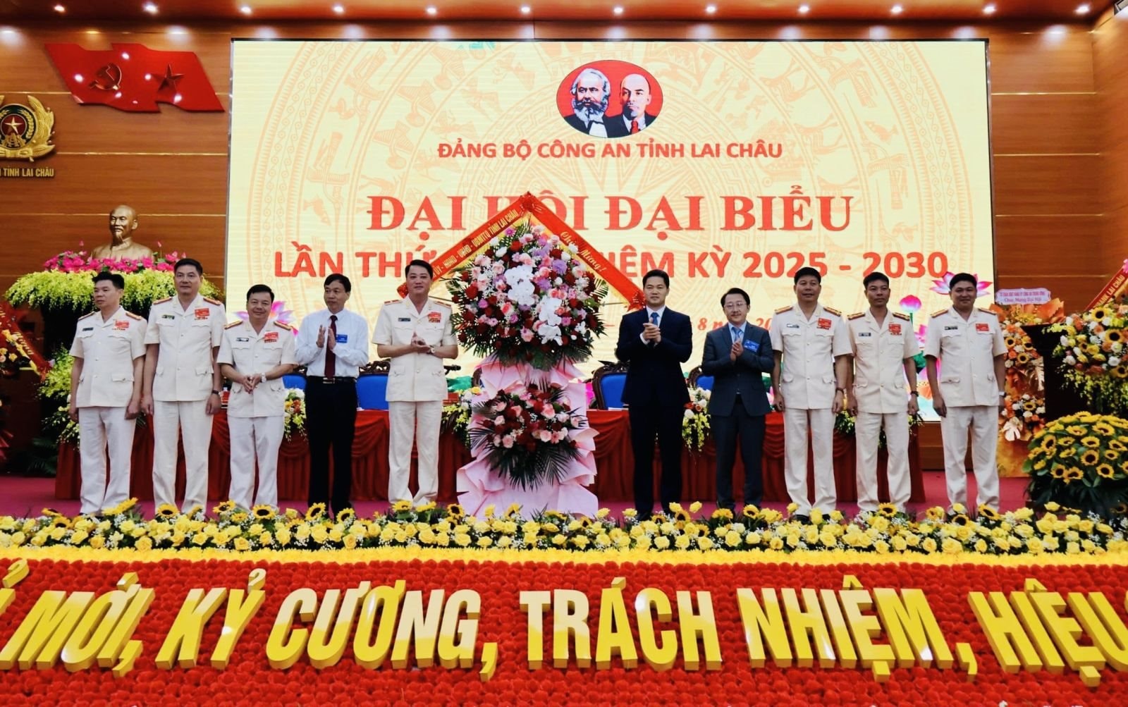 1-btv-tinh-tang-hoa.jpeg