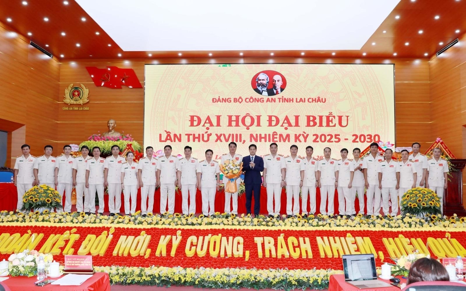 6-bch-moi-ra-mat.jpeg