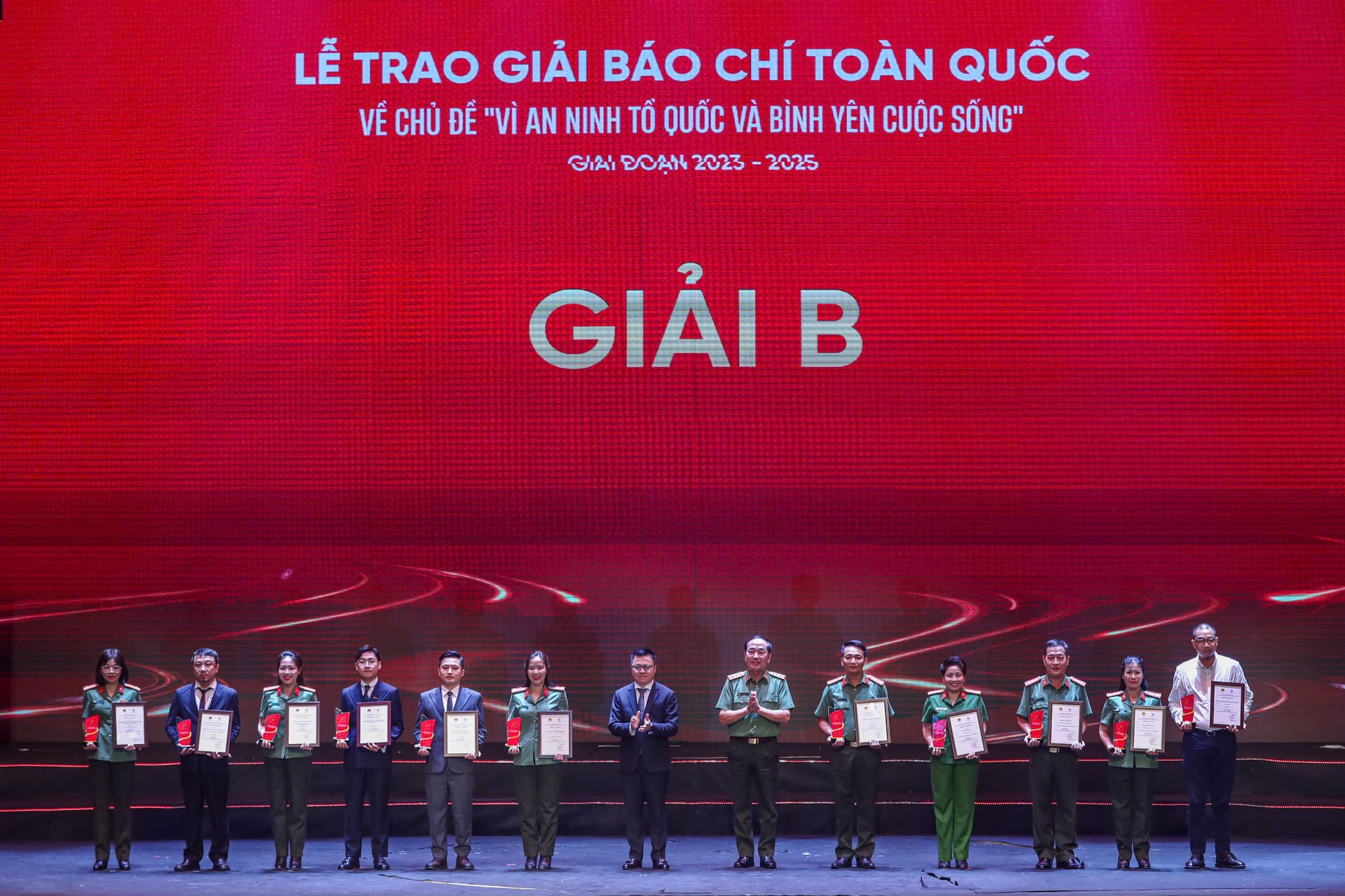 giai-b.jpg