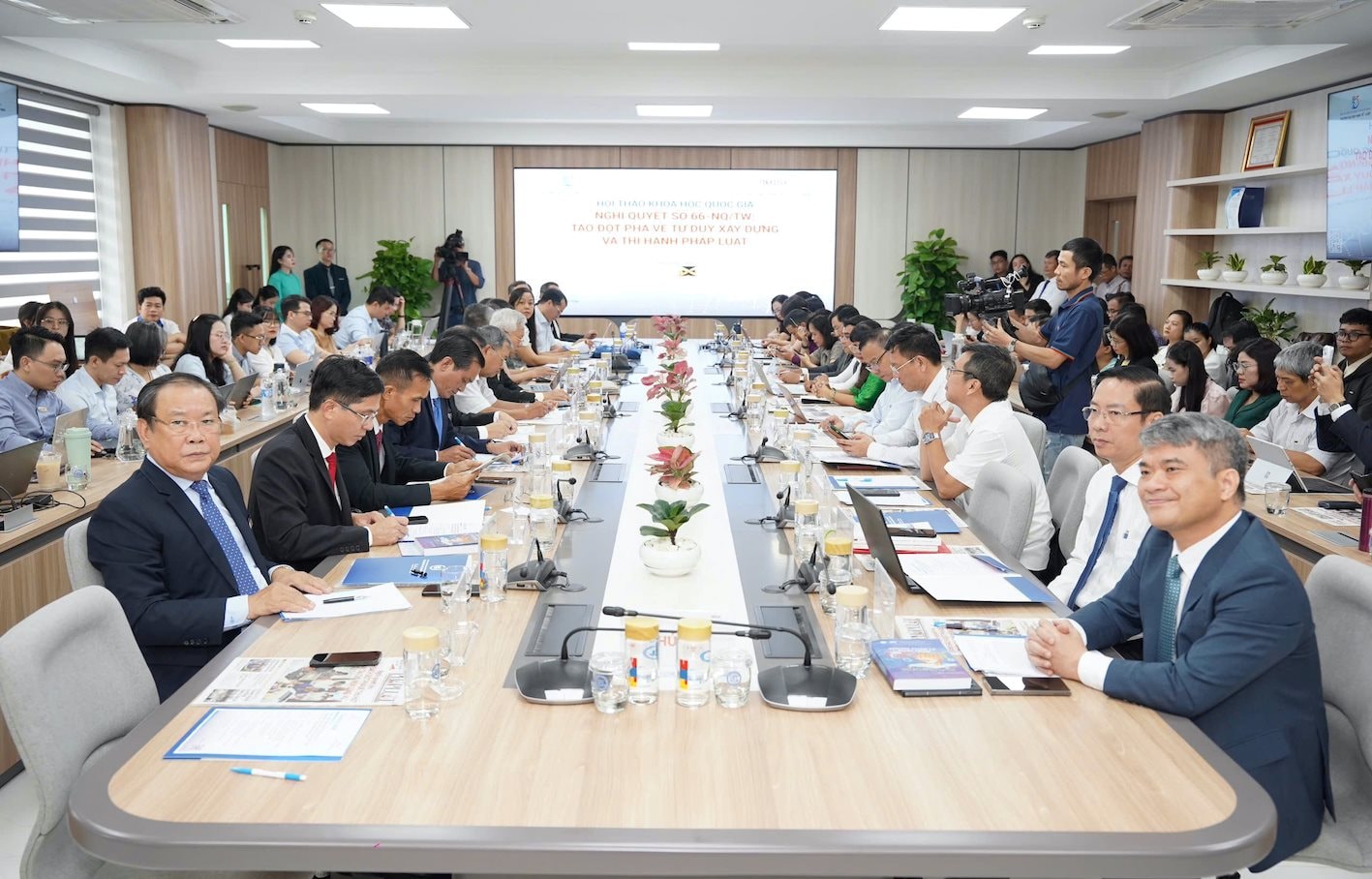 hoi-thao-nghi-quyet-66.jpg