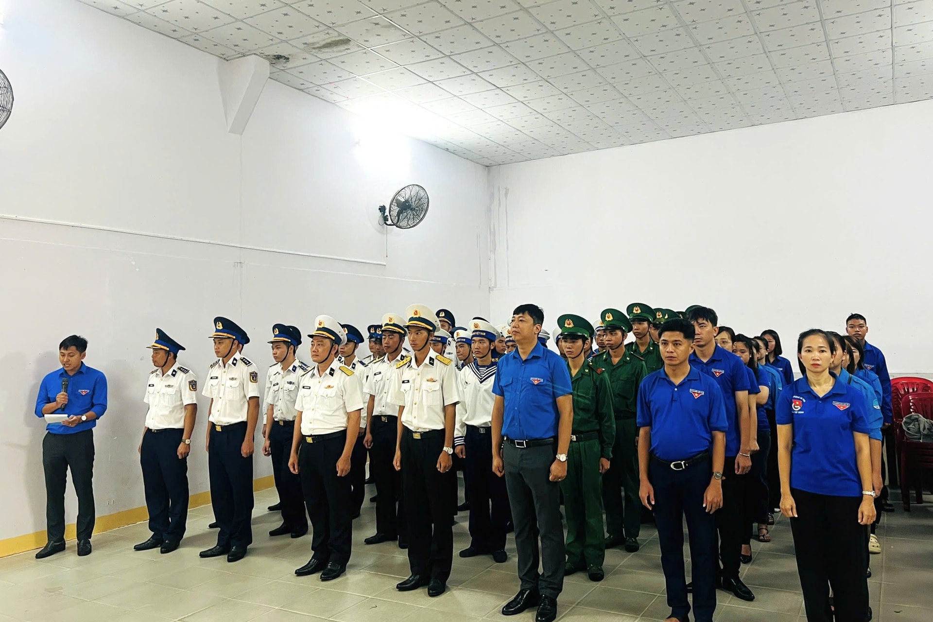 1.-cac-dai-bieu-tham-gia-hanh-trinh-_toi-yeu-to-quoc-toi_.jpg