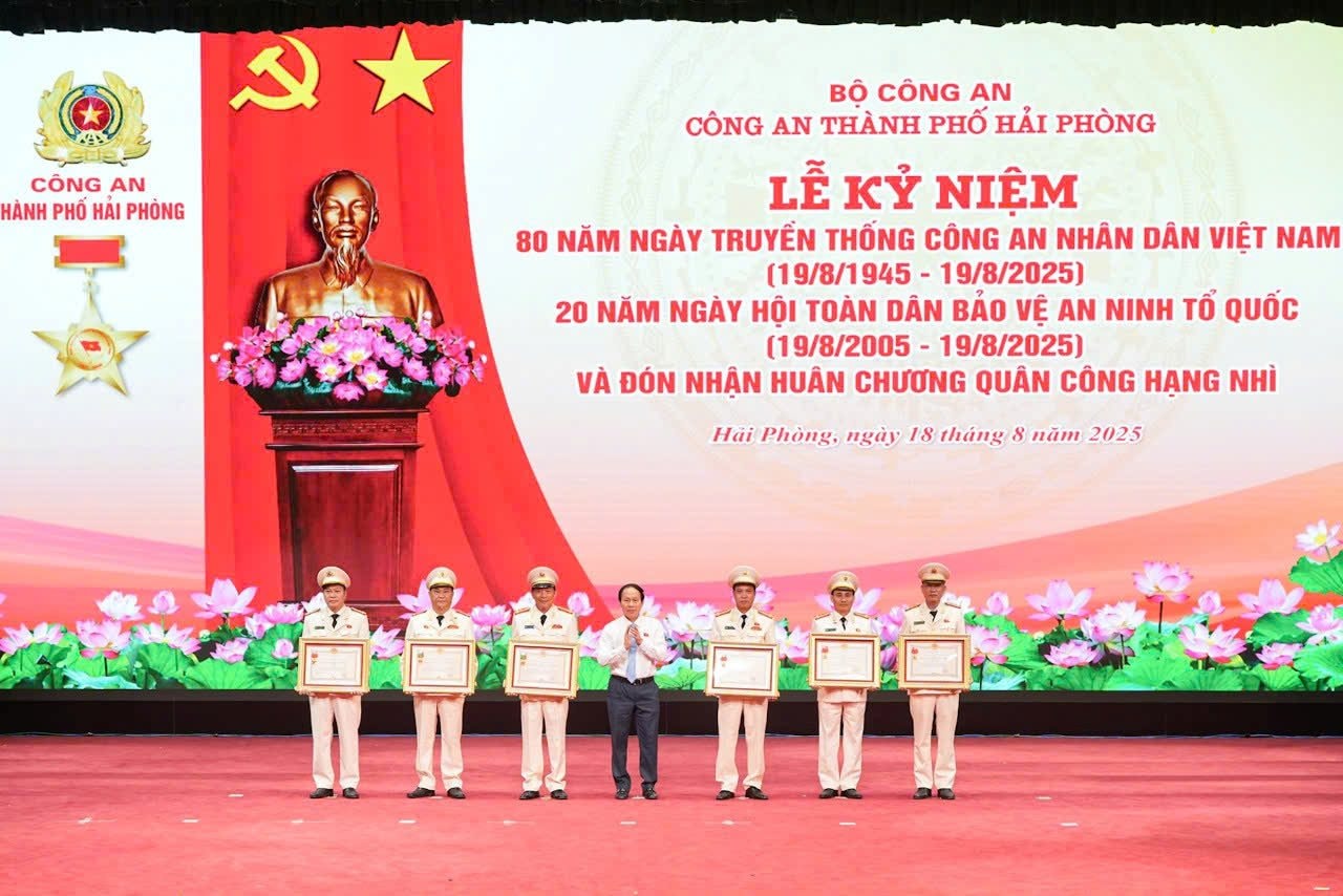 bi-thu-thanh-uy-hai-phong.jpg