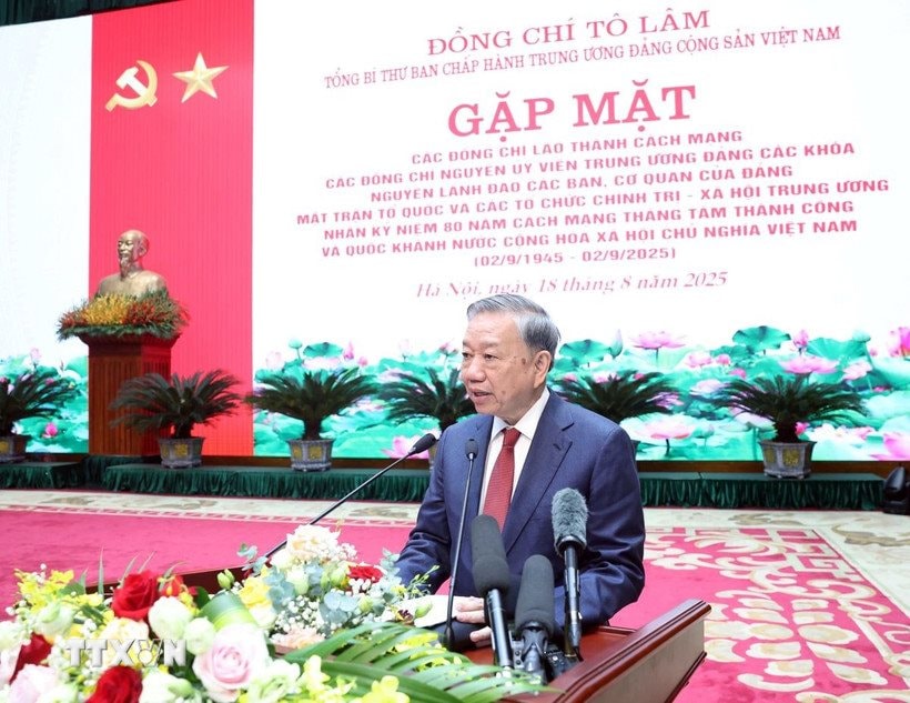 tong-bi-thu-chu-tri-buoi-gap-mat-cac-dong-chi-nguyen-lanh-dao-dang-nha-nuoc-24.jpg