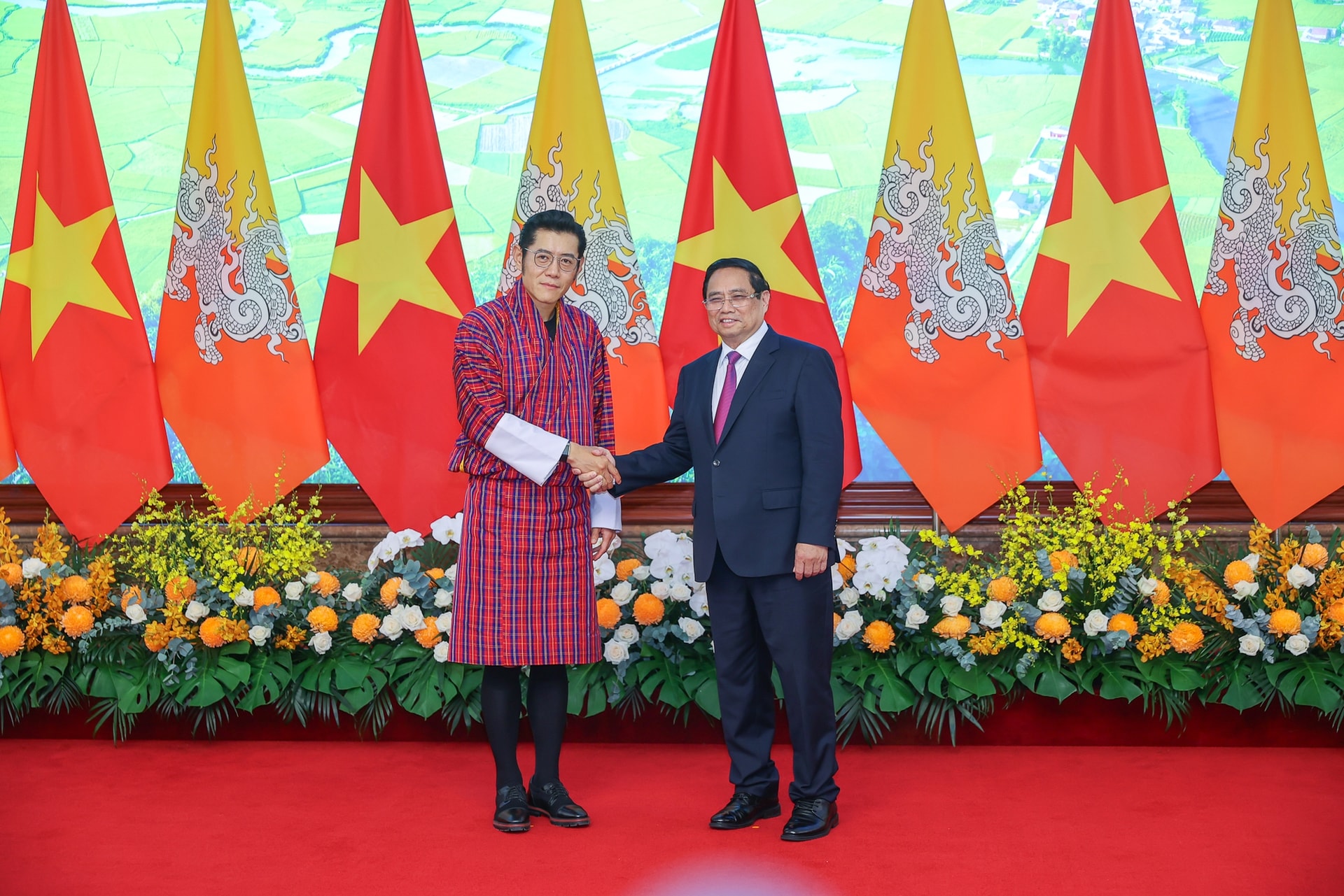 Thủ tướng Phạm Minh Chính hội kiến Quốc vương Bhutan- Ảnh 1.