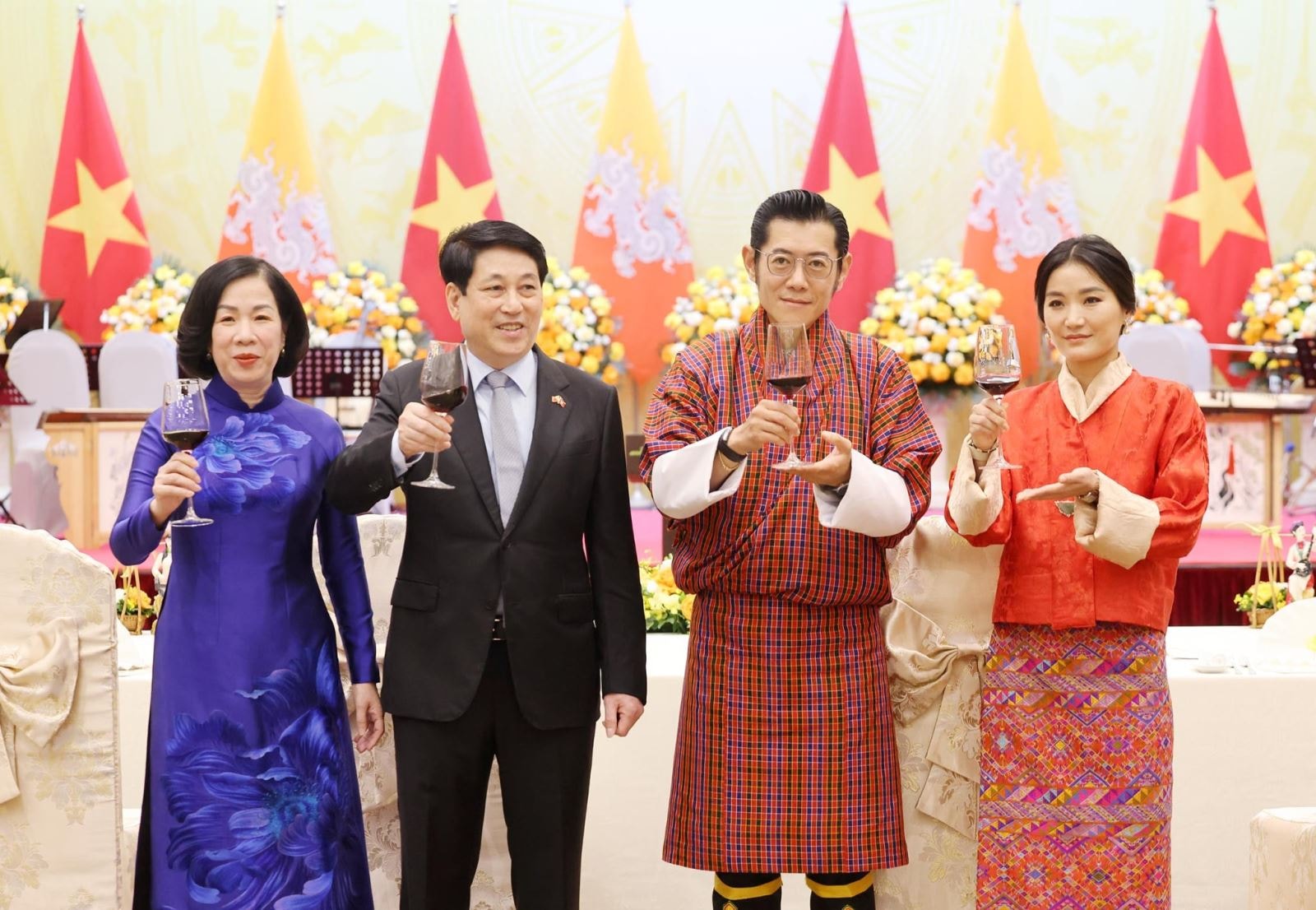 Chủ tịch nước Lương Cường chủ trì chiêu đãi cấp nhà nước Quốc vương Bhutan- Ảnh 4.